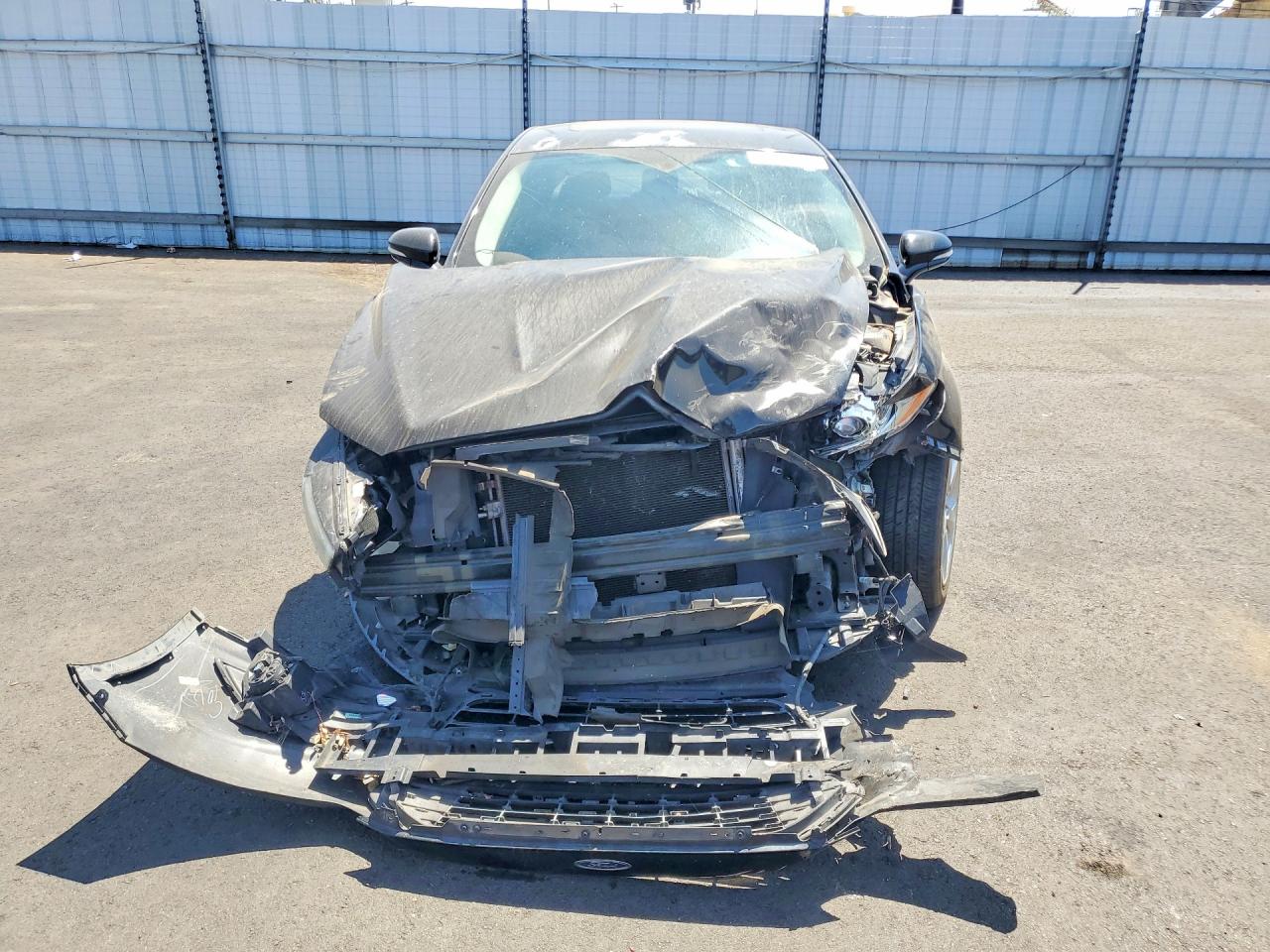 2014 Ford Fusion Se Черный vin: 3FA6P0H74ER392419
