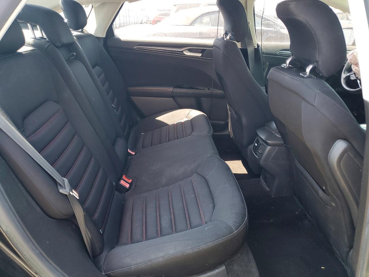 2014 Ford Fusion Se Черный vin: 3FA6P0H74ER392419