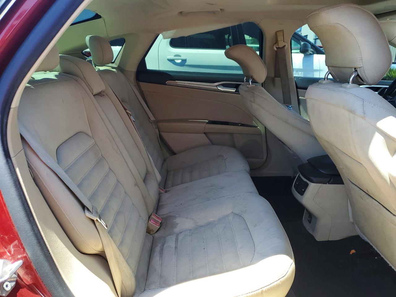 2015 Ford Fusion Se Red vin: 3FA6P0H74FR122401