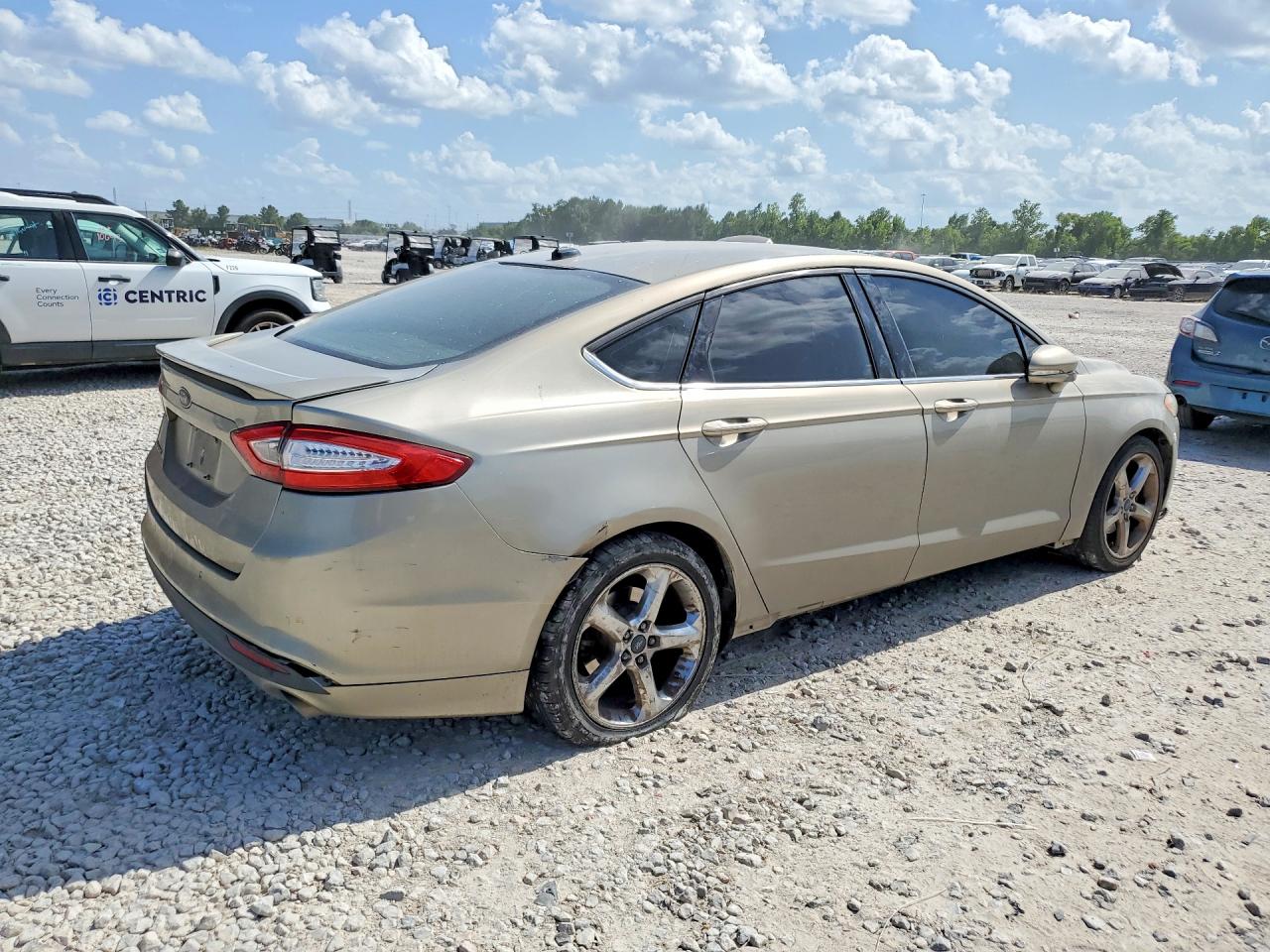 2015 Ford Fusion Se Tan vin: 3FA6P0H74FR189967