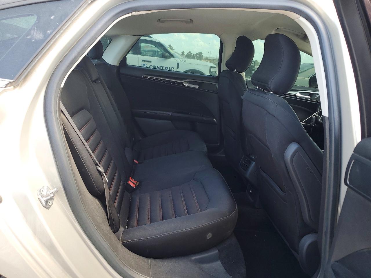 2015 Ford Fusion Se Tan vin: 3FA6P0H74FR189967