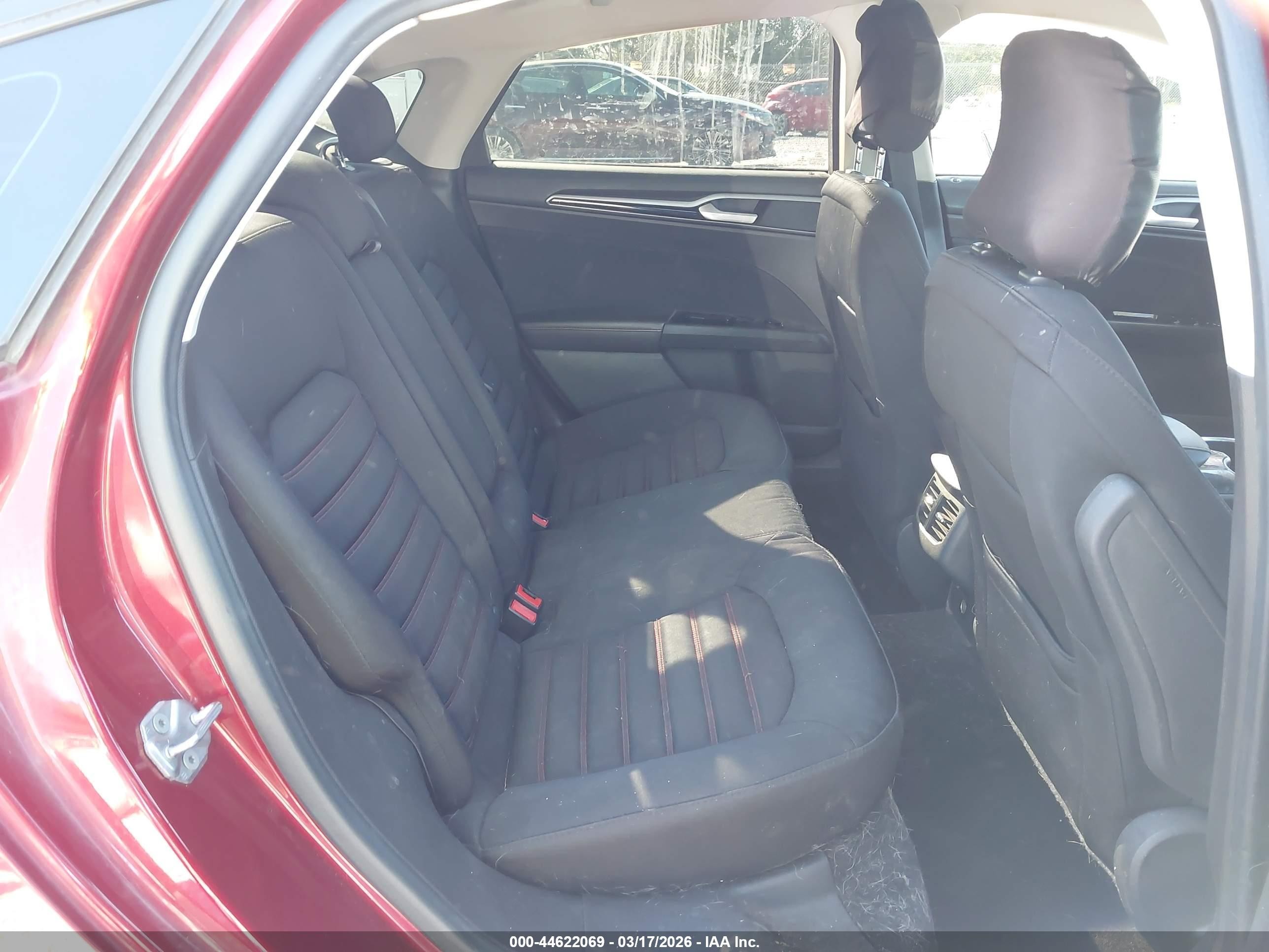 2015 Ford Fusion Se Red vin: 3FA6P0H74FR199124