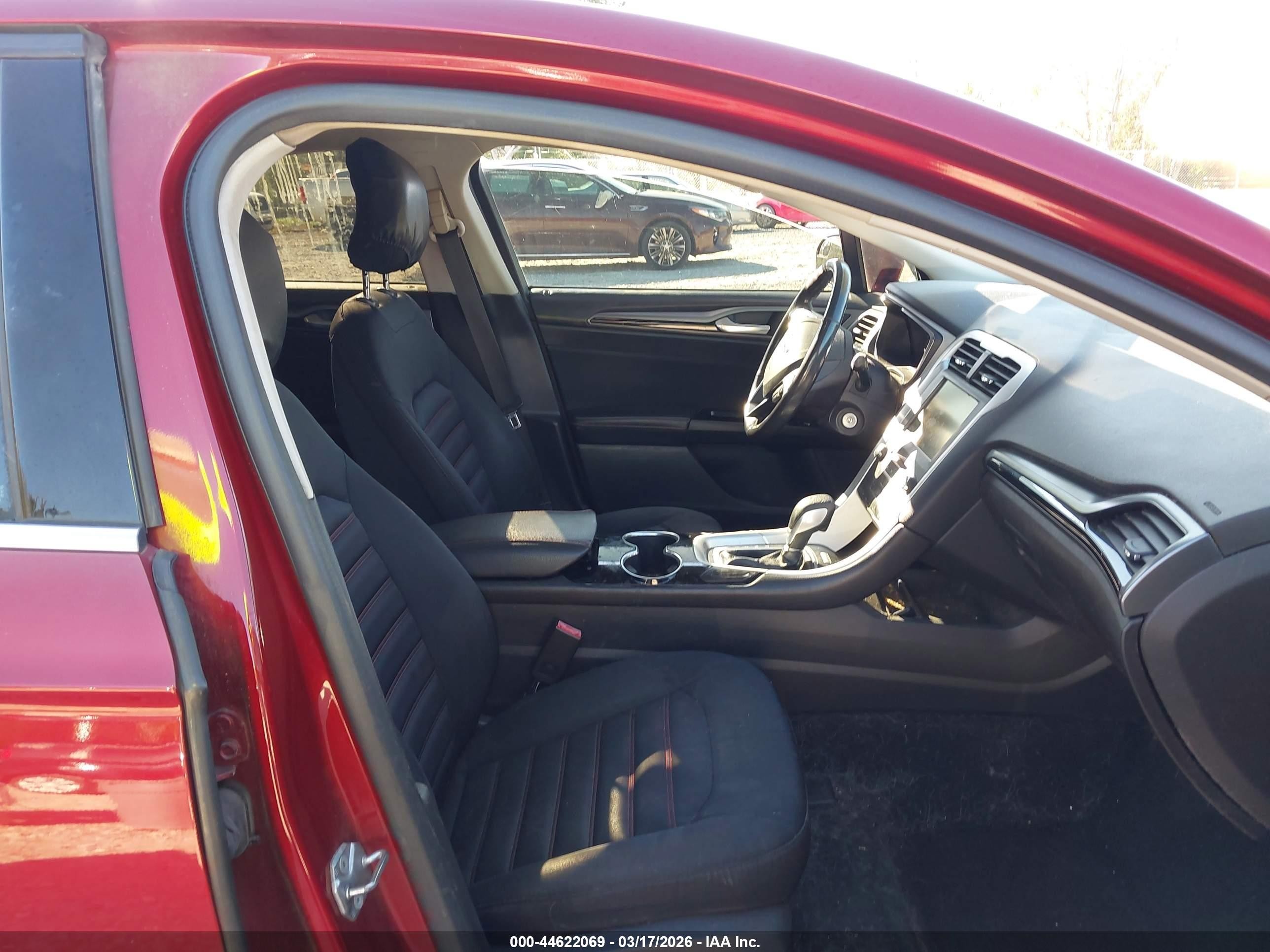 2015 Ford Fusion Se Red vin: 3FA6P0H74FR199124