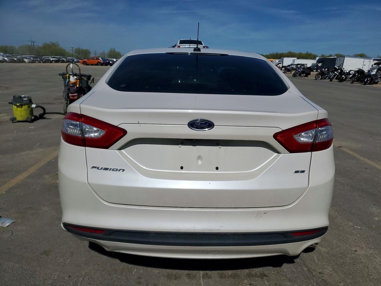 2015 Ford Fusion Se White vin: 3FA6P0H74FR209859