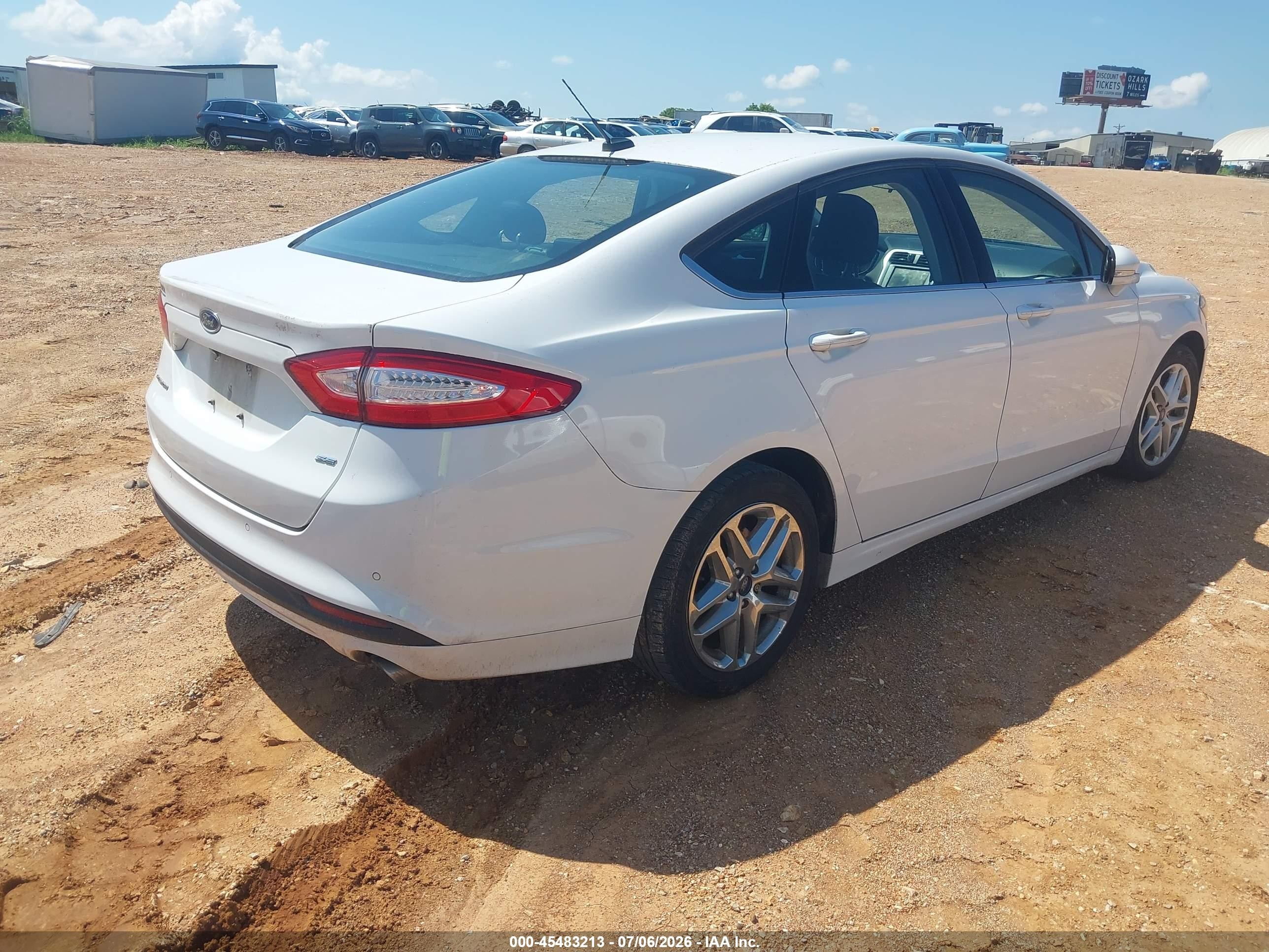 2015 Ford Fusion Se Белый vin: 3FA6P0H74FR231439