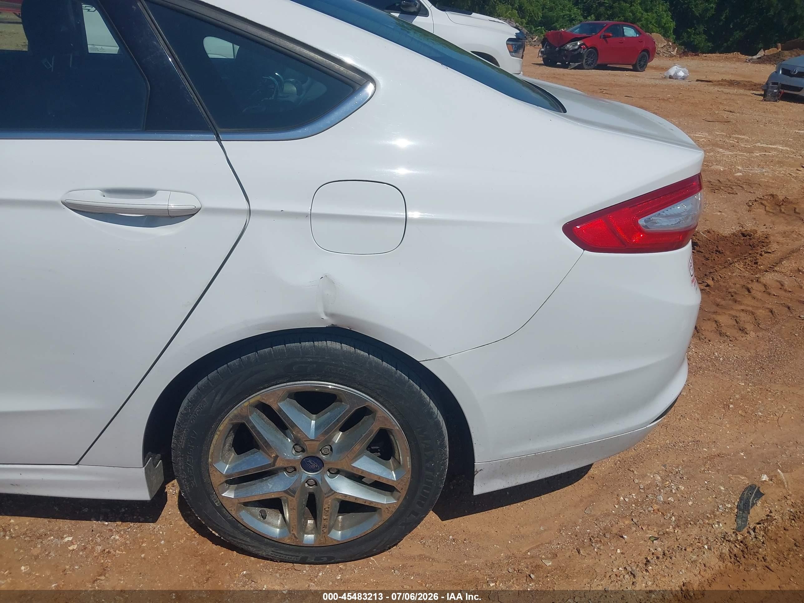2015 Ford Fusion Se Белый vin: 3FA6P0H74FR231439