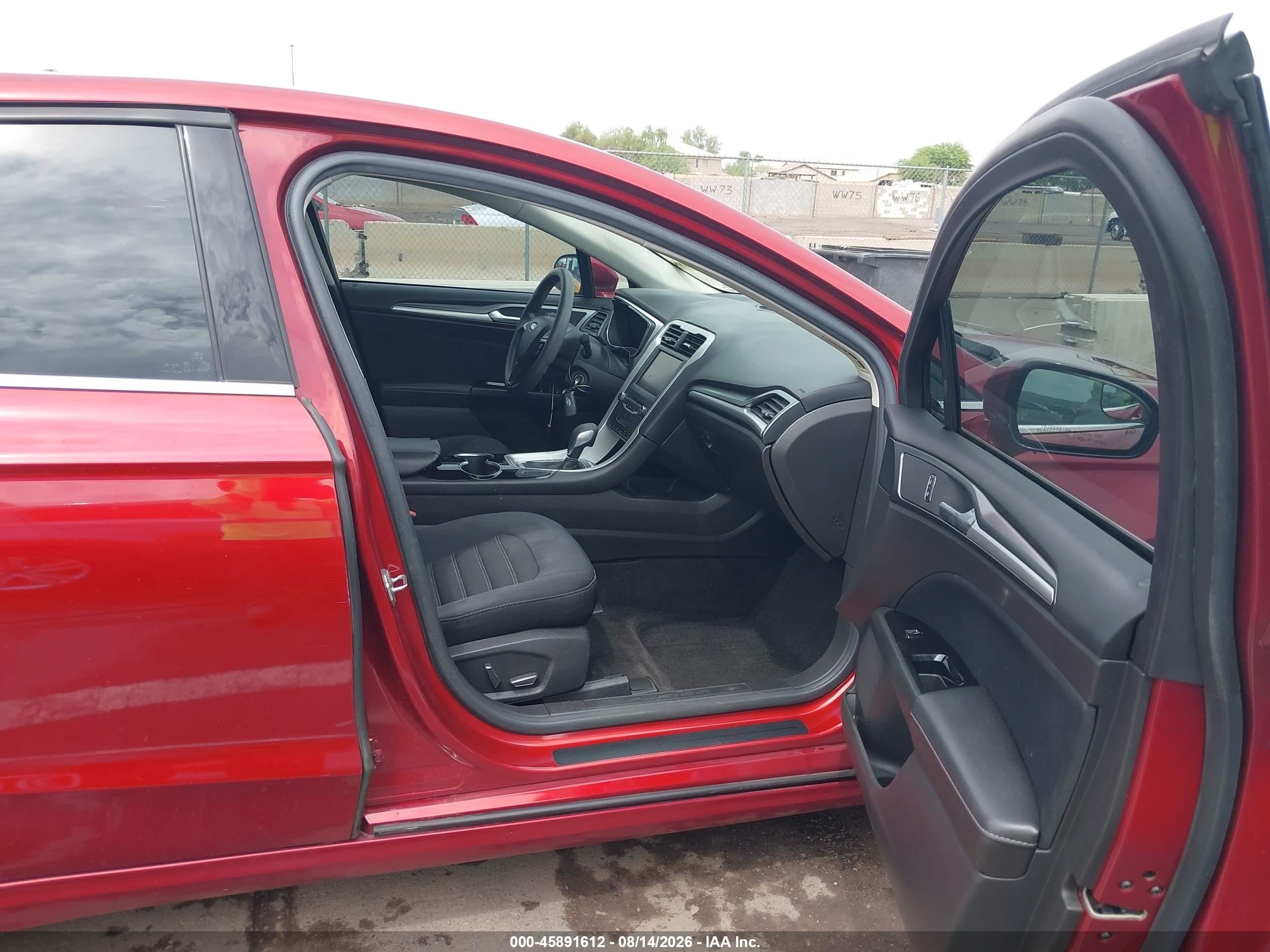 2015 Ford Fusion Se Red vin: 3FA6P0H74FR305992