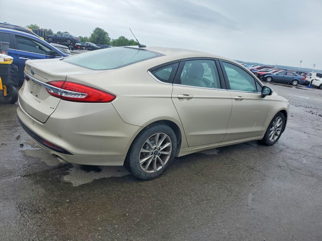 2017 Ford Fusion Se Beige vin: 3FA6P0H74HR377116