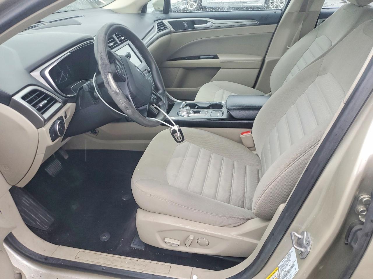 2017 Ford Fusion Se Beige vin: 3FA6P0H74HR377116