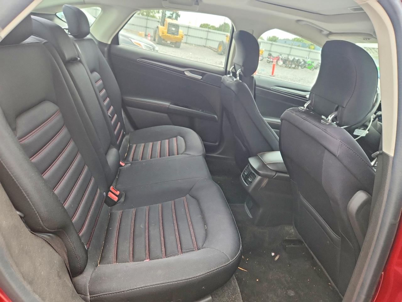 2014 Ford Fusion Se Red vin: 3FA6P0H75ER127380