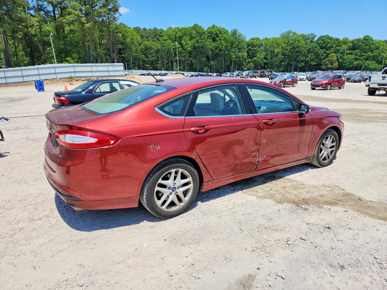 2014 Ford Fusion Se Красный vin: 3FA6P0H75ER173498