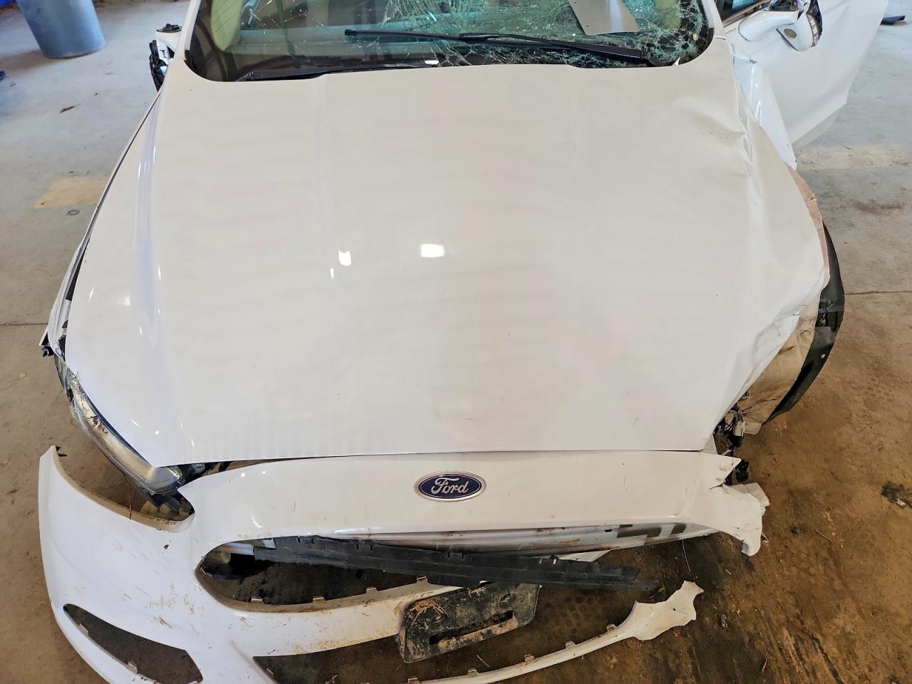 2014 Ford Fusion White vin: 3FA6P0H75ER198658