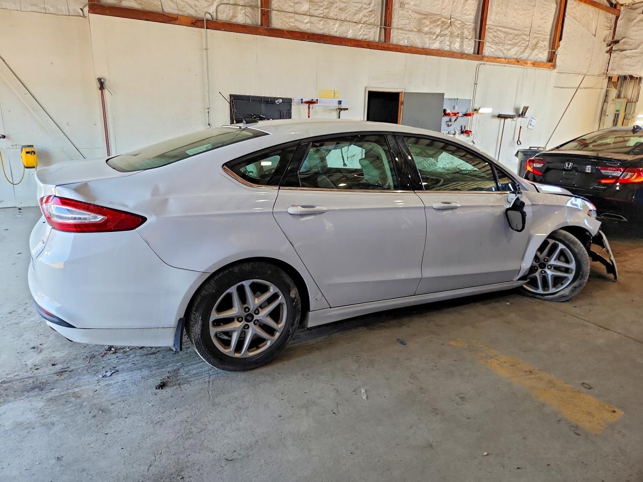 2014 Ford Fusion White vin: 3FA6P0H75ER198658