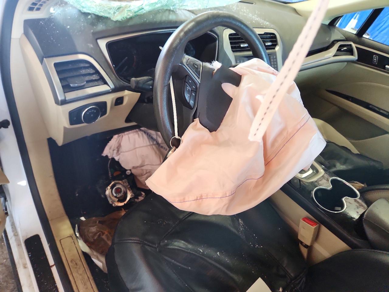 2014 Ford Fusion White vin: 3FA6P0H75ER198658