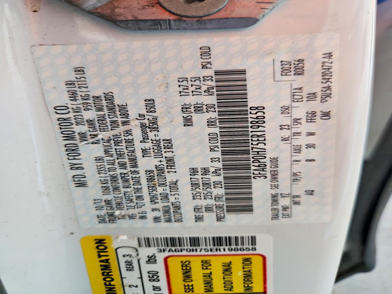 2014 Ford Fusion White vin: 3FA6P0H75ER198658