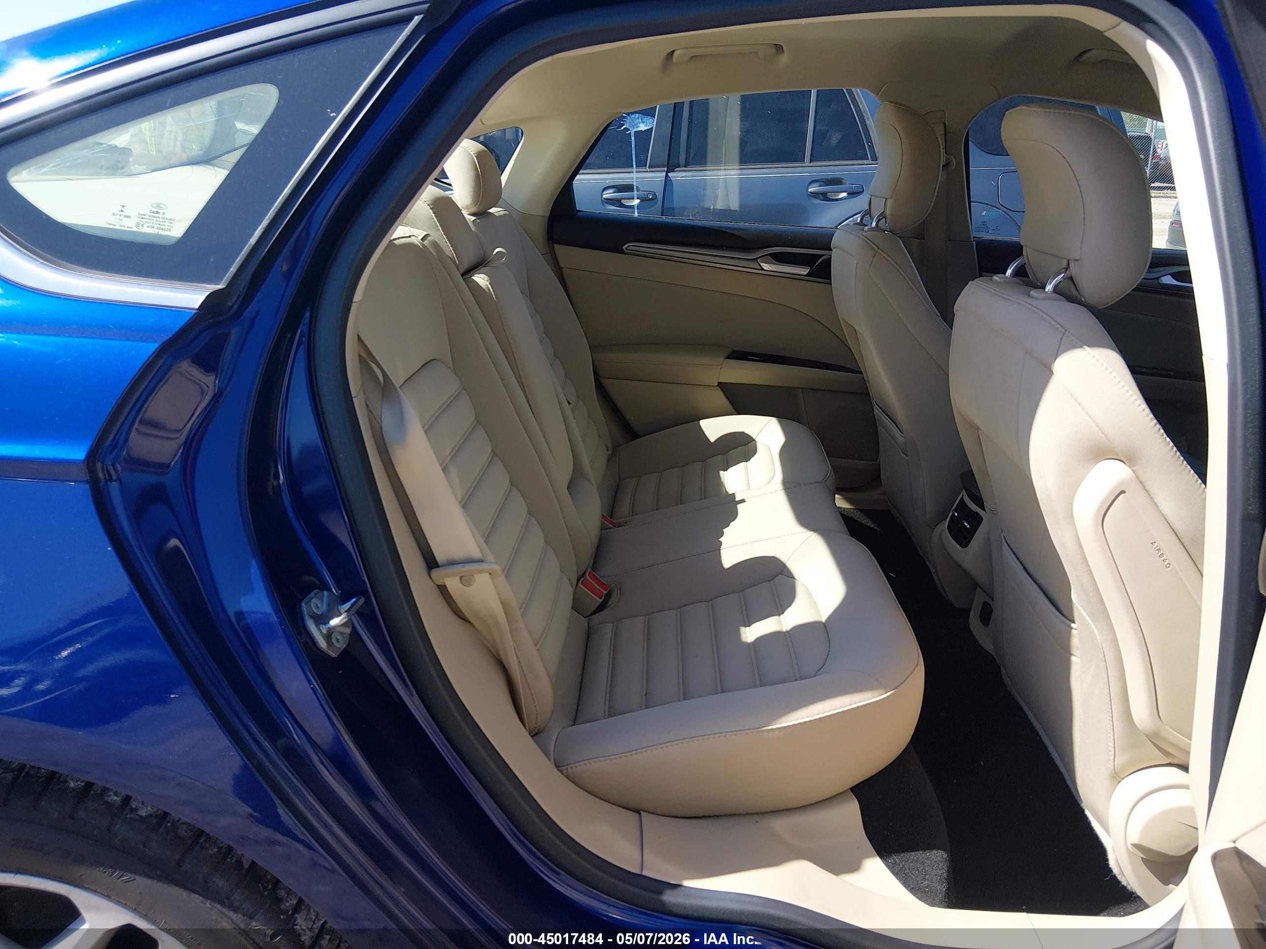 2014 Ford Fusion Se Синий vin: 3FA6P0H75ER374768