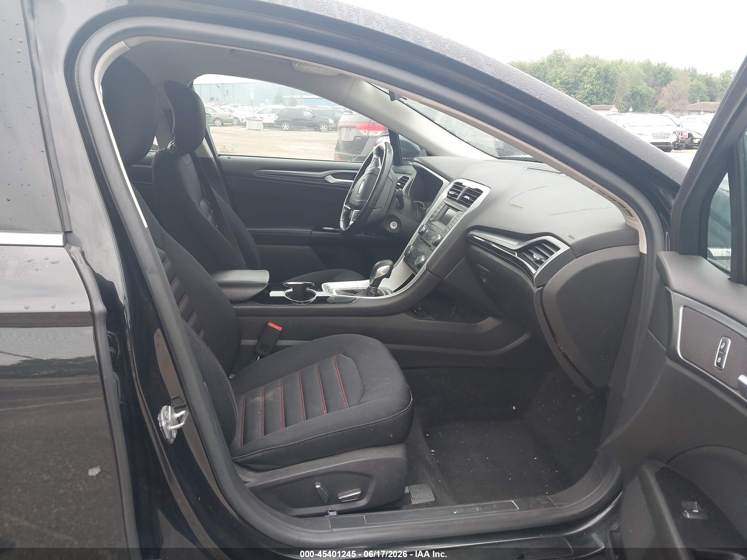 2015 Ford Fusion Se Черный vin: 3FA6P0H75FR135514