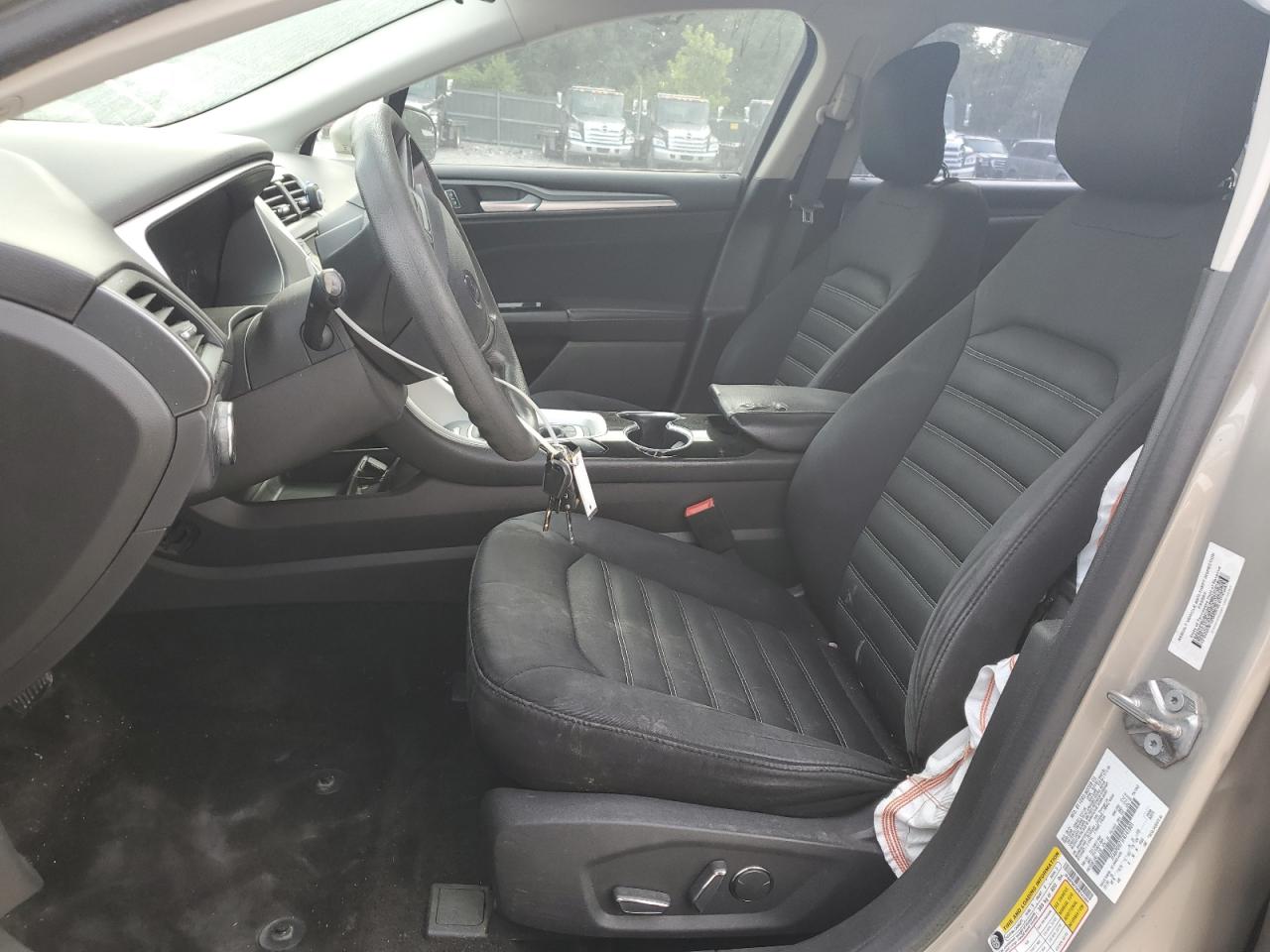 2015 Ford Fusion Se Tan vin: 3FA6P0H75FR141801