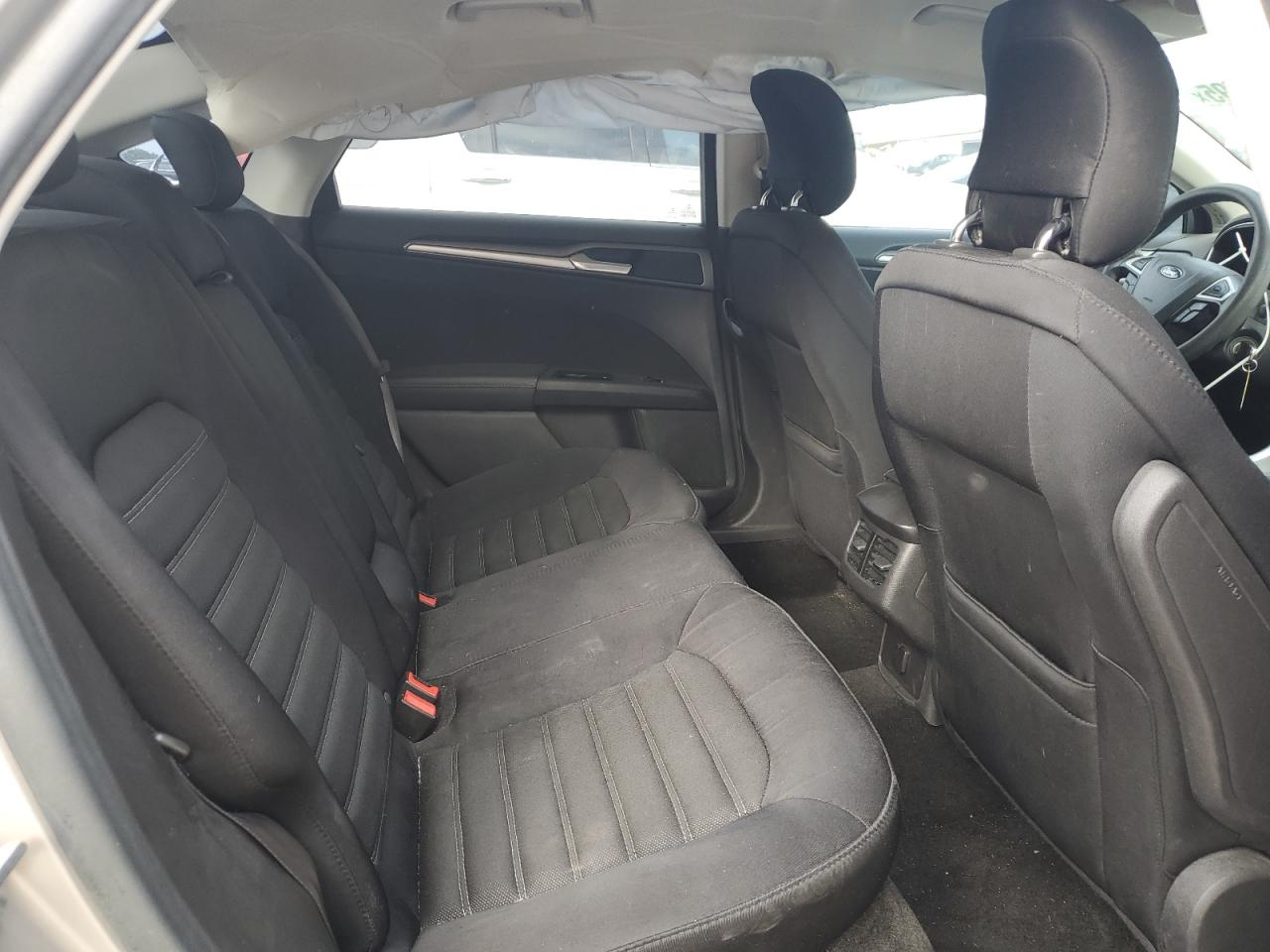 2015 Ford Fusion Se Tan vin: 3FA6P0H75FR141801