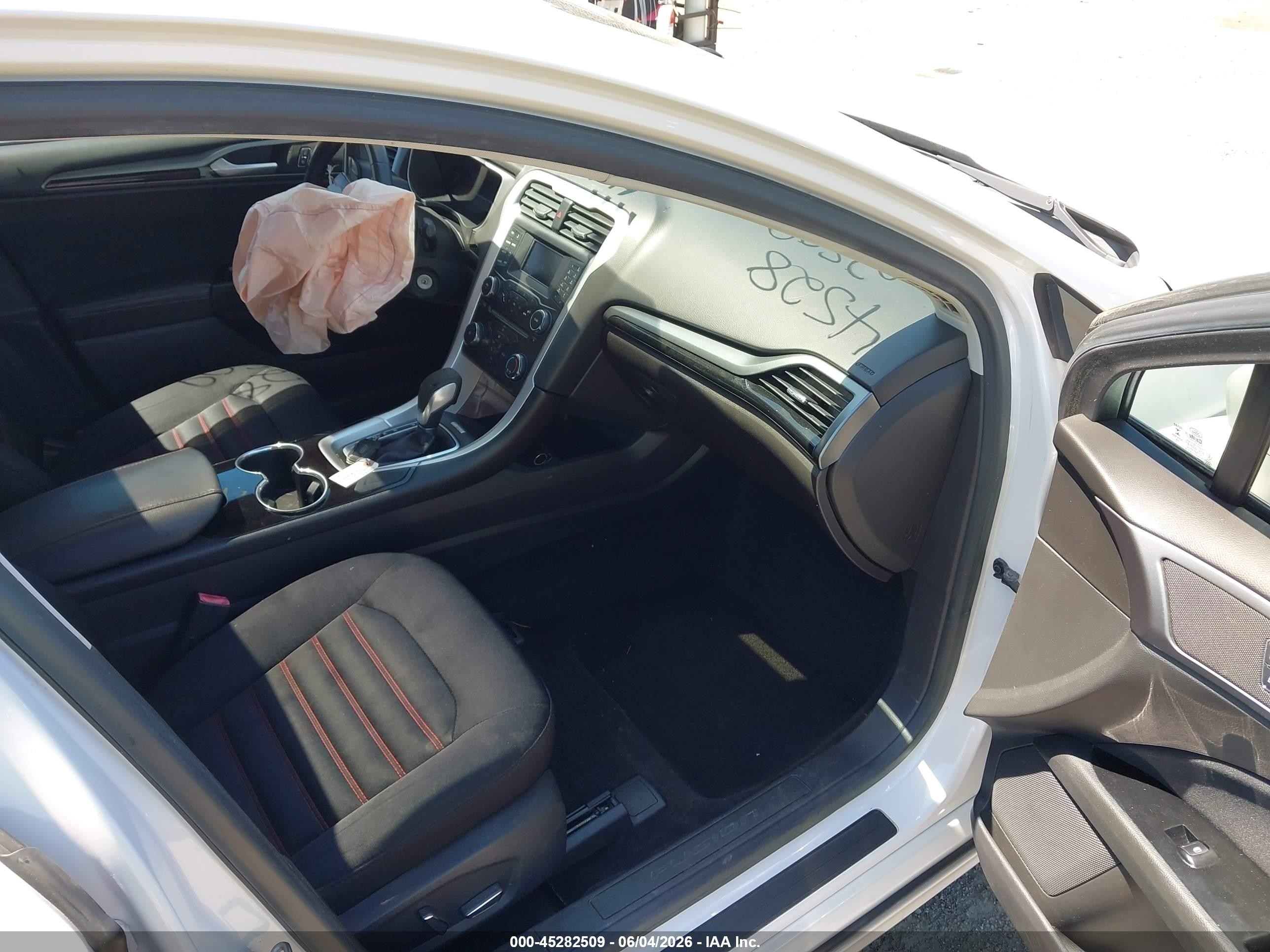 2015 Ford Fusion Se White vin: 3FA6P0H75FR178671