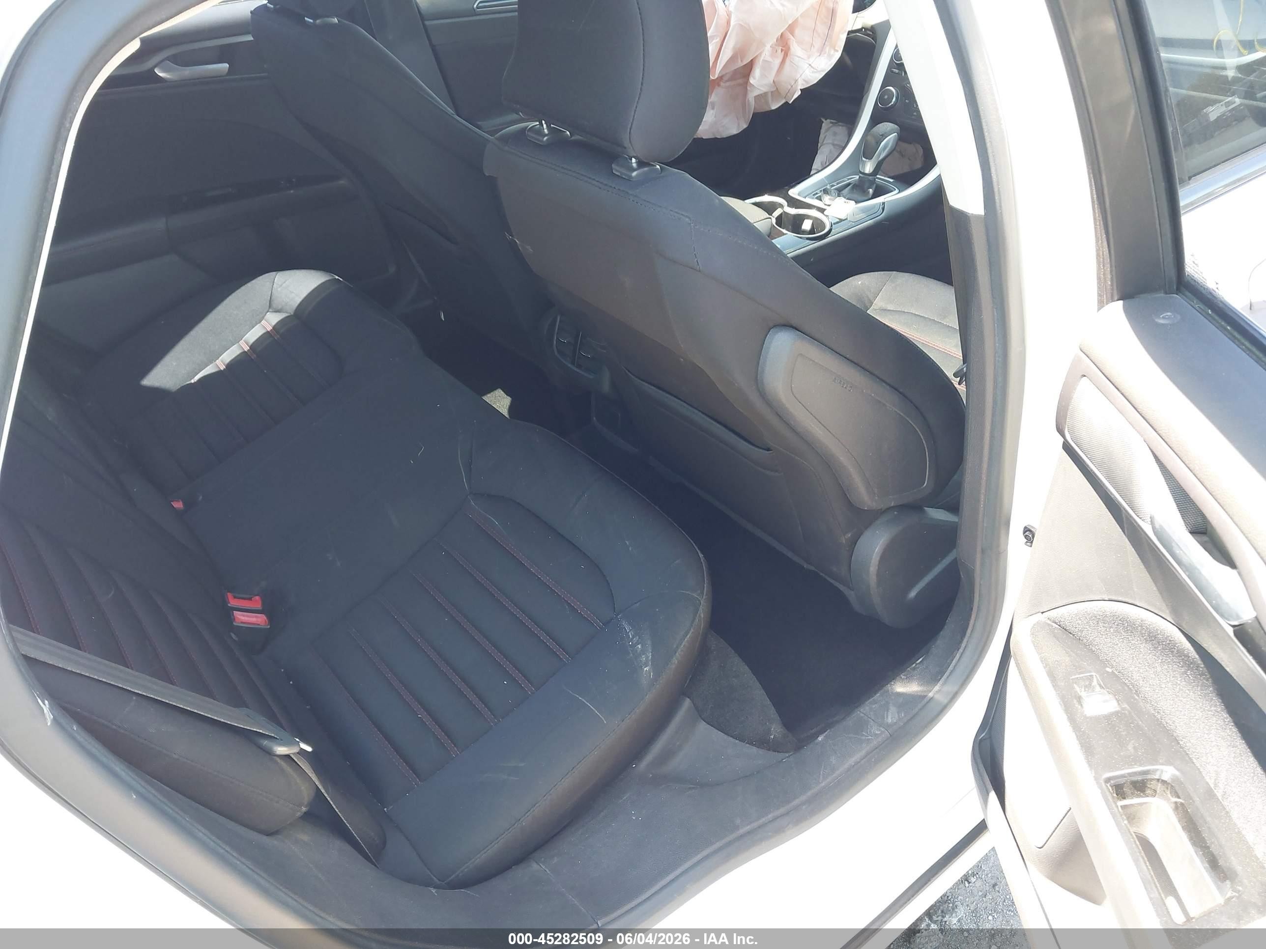 2015 Ford Fusion Se White vin: 3FA6P0H75FR178671
