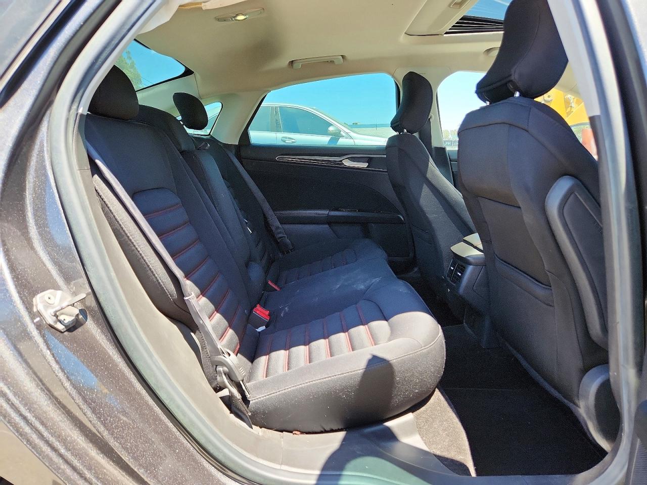 2015 Ford Fusion Se Серый vin: 3FA6P0H75FR199035
