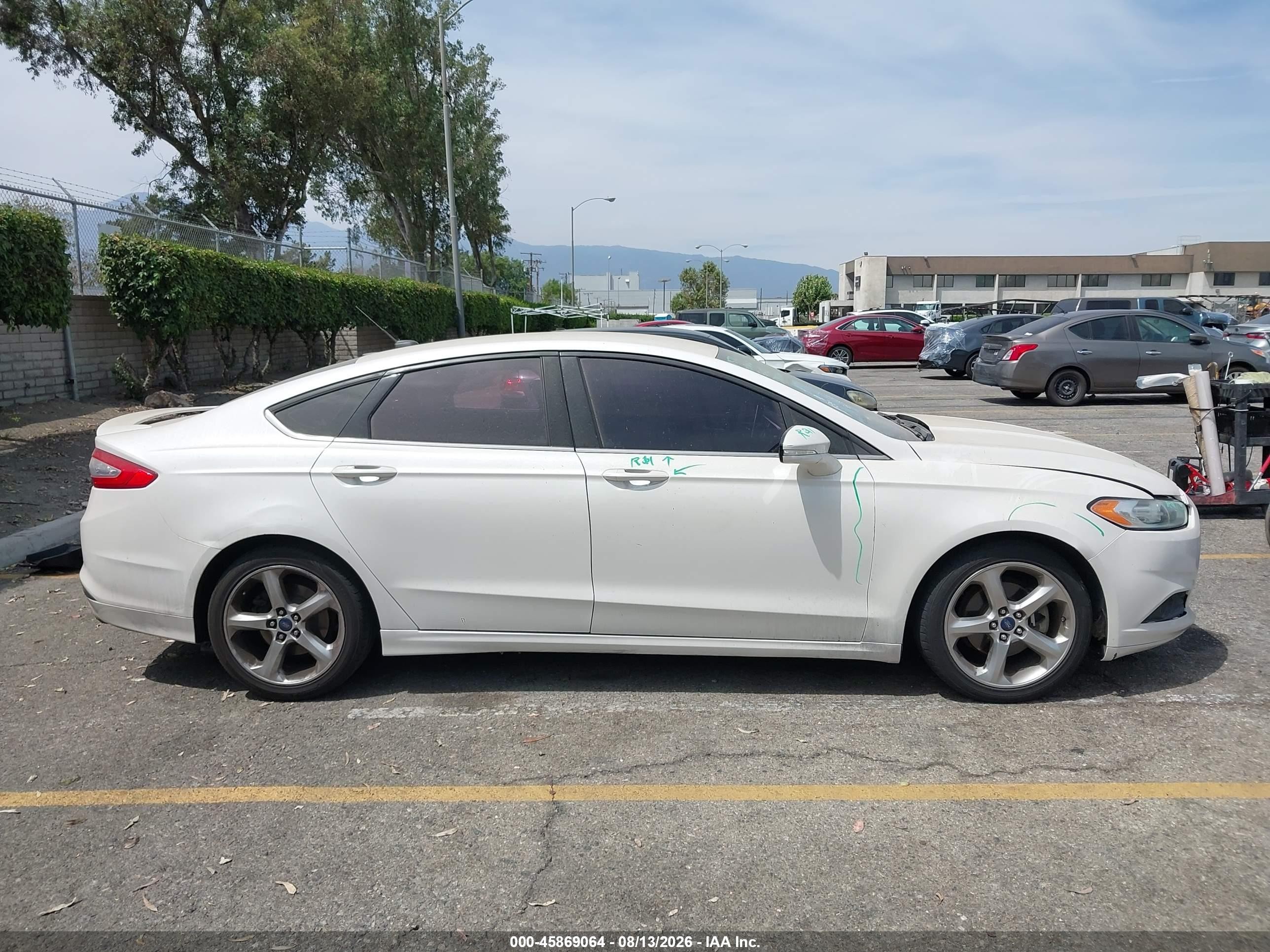 2015 Ford Fusion Se Белый vin: 3FA6P0H75FR234818