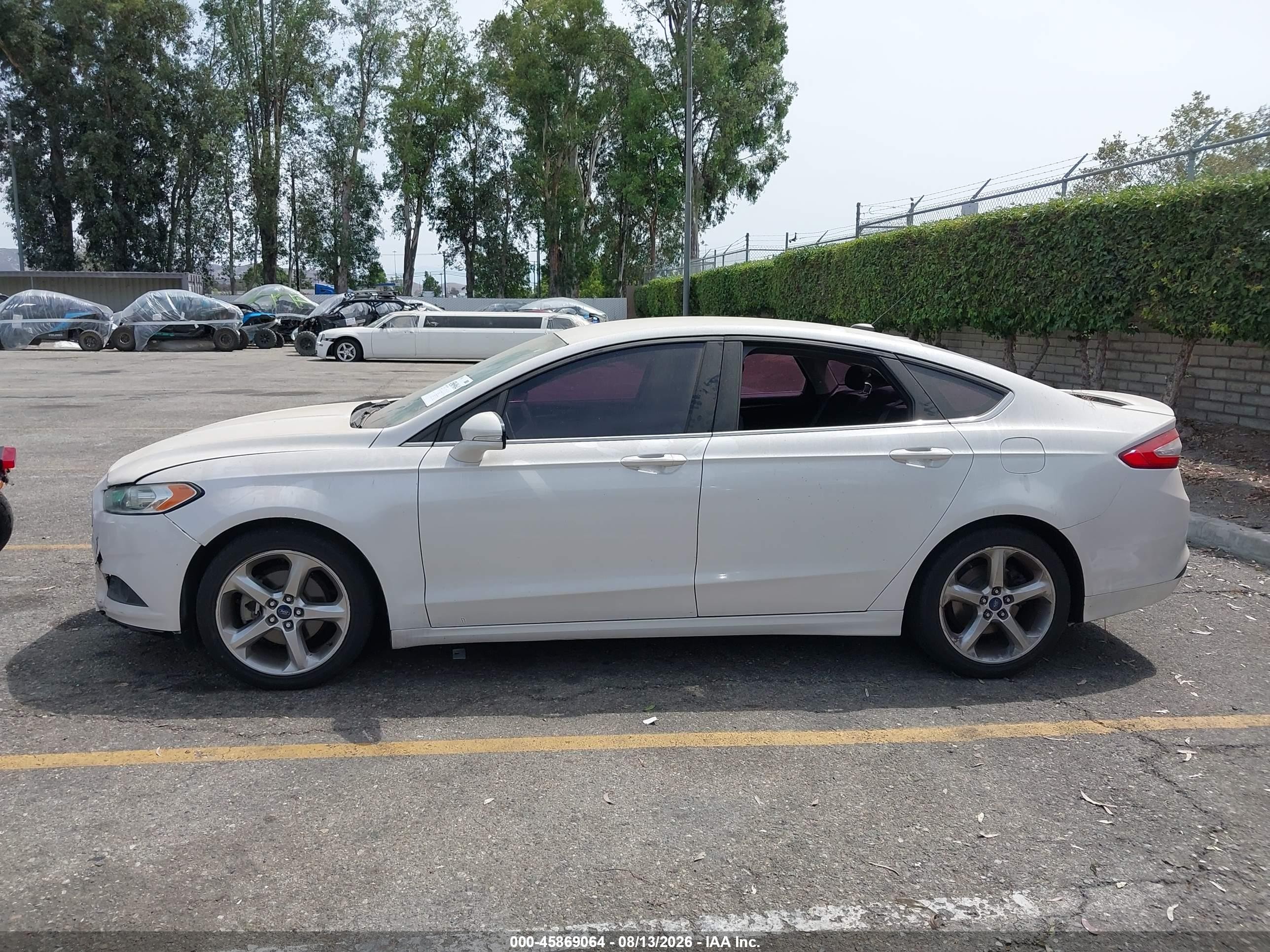 2015 Ford Fusion Se Белый vin: 3FA6P0H75FR234818