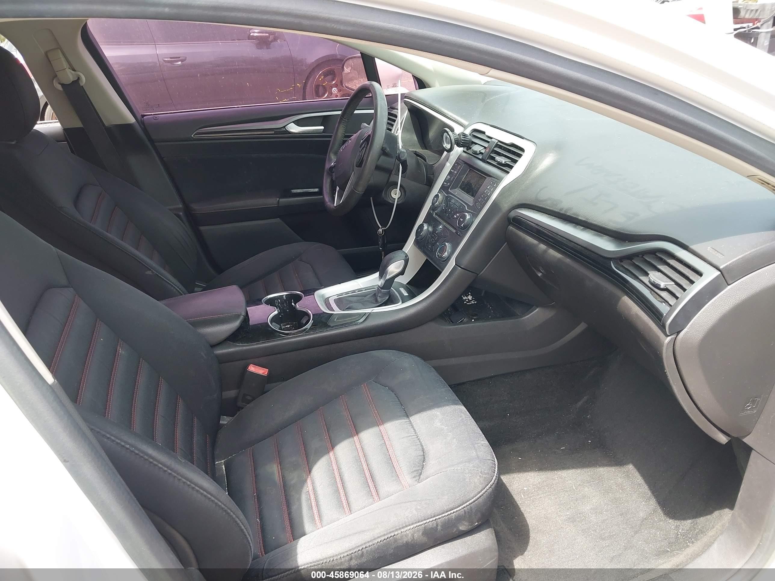 2015 Ford Fusion Se Белый vin: 3FA6P0H75FR234818