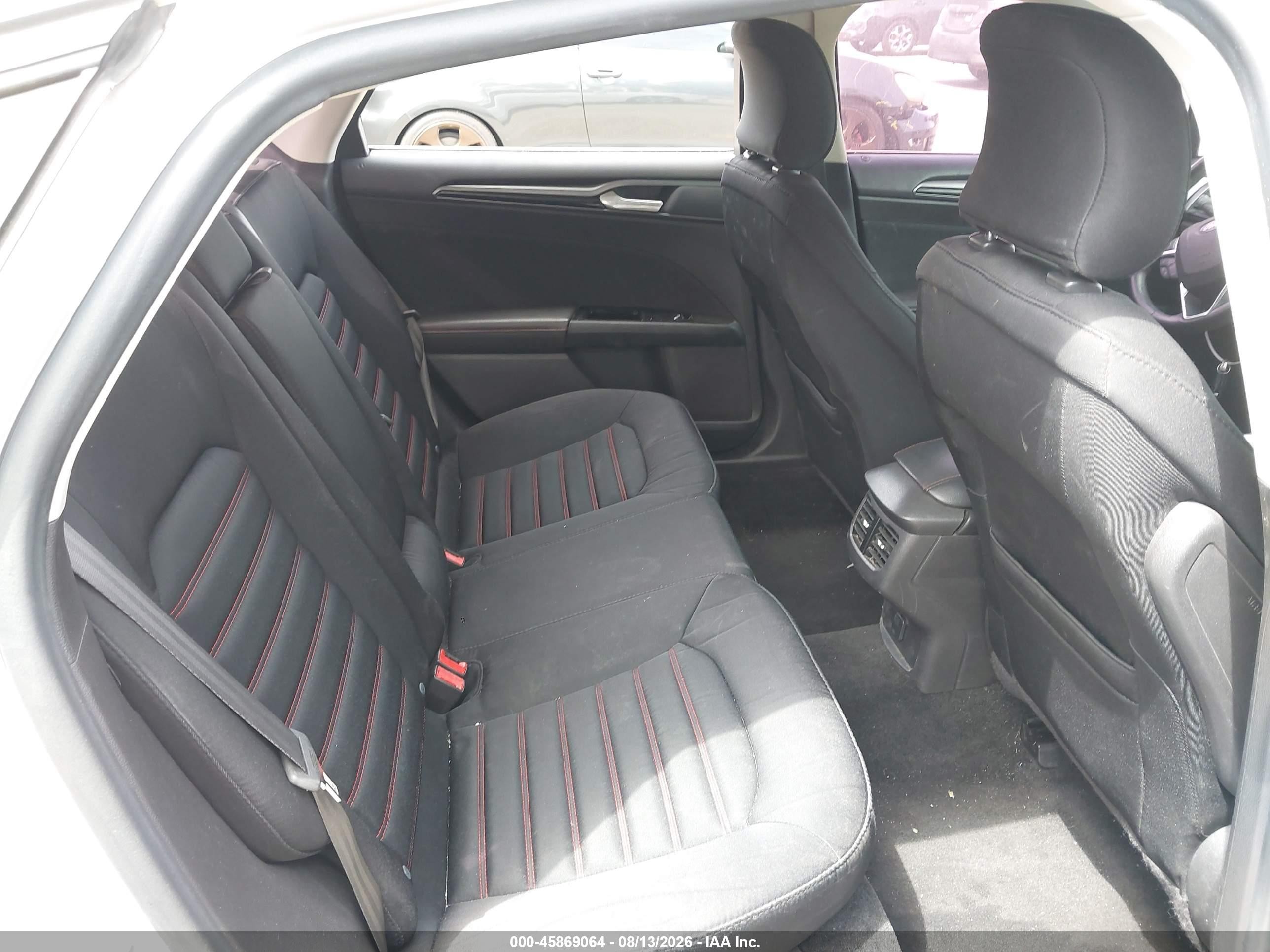2015 Ford Fusion Se Белый vin: 3FA6P0H75FR234818