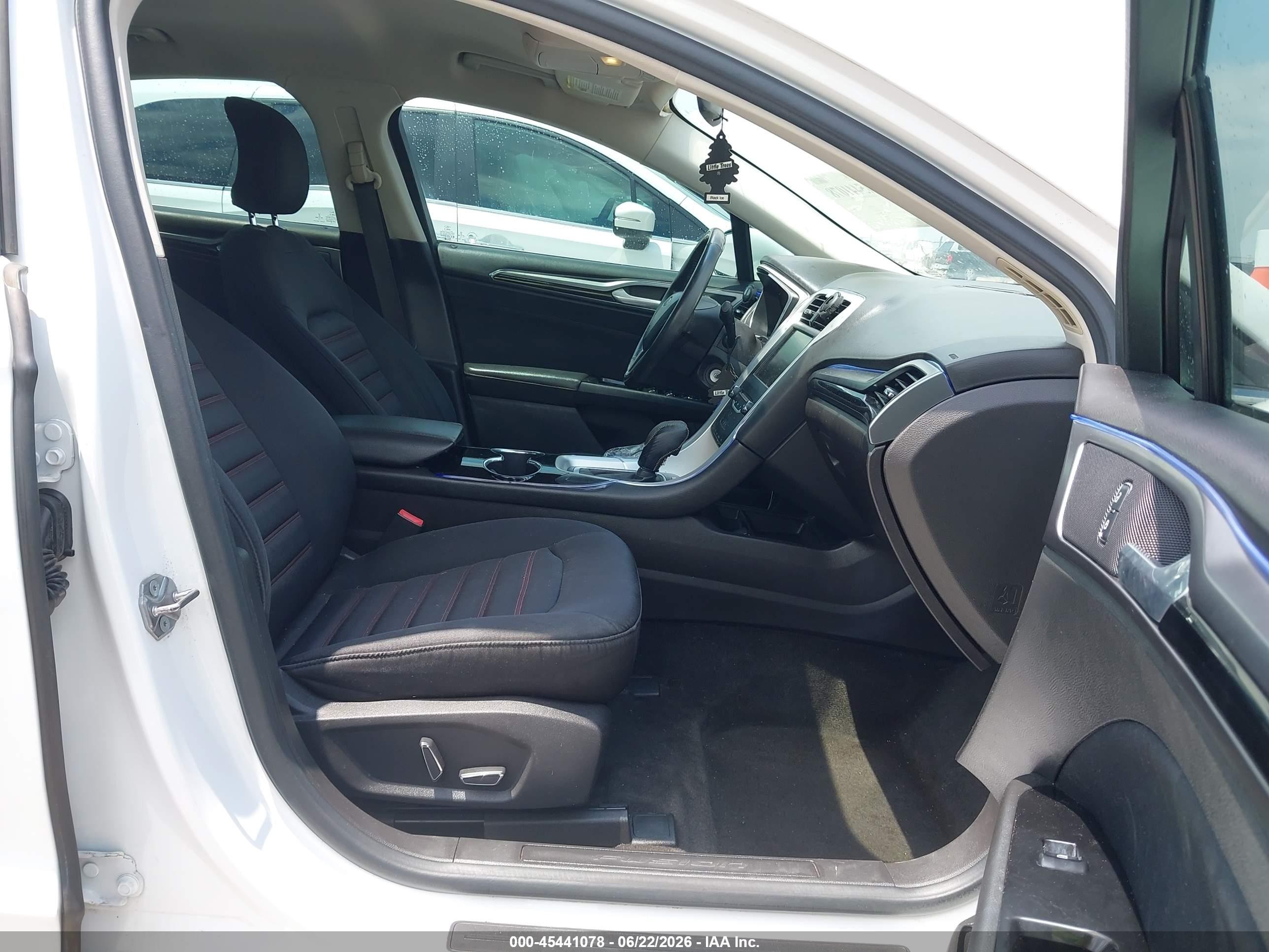 2015 Ford Fusion Se White vin: 3FA6P0H75FR304575