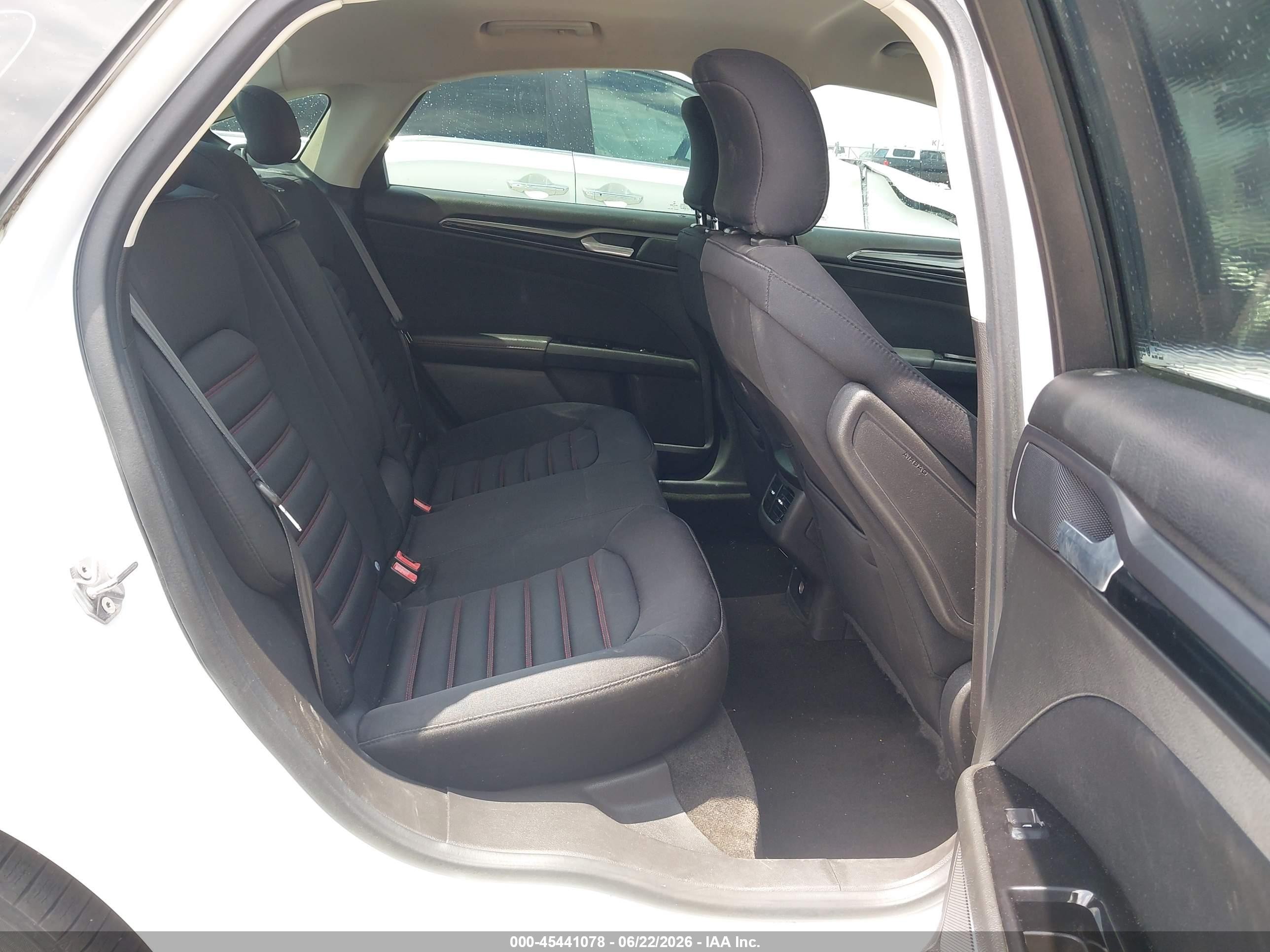 2015 Ford Fusion Se White vin: 3FA6P0H75FR304575
