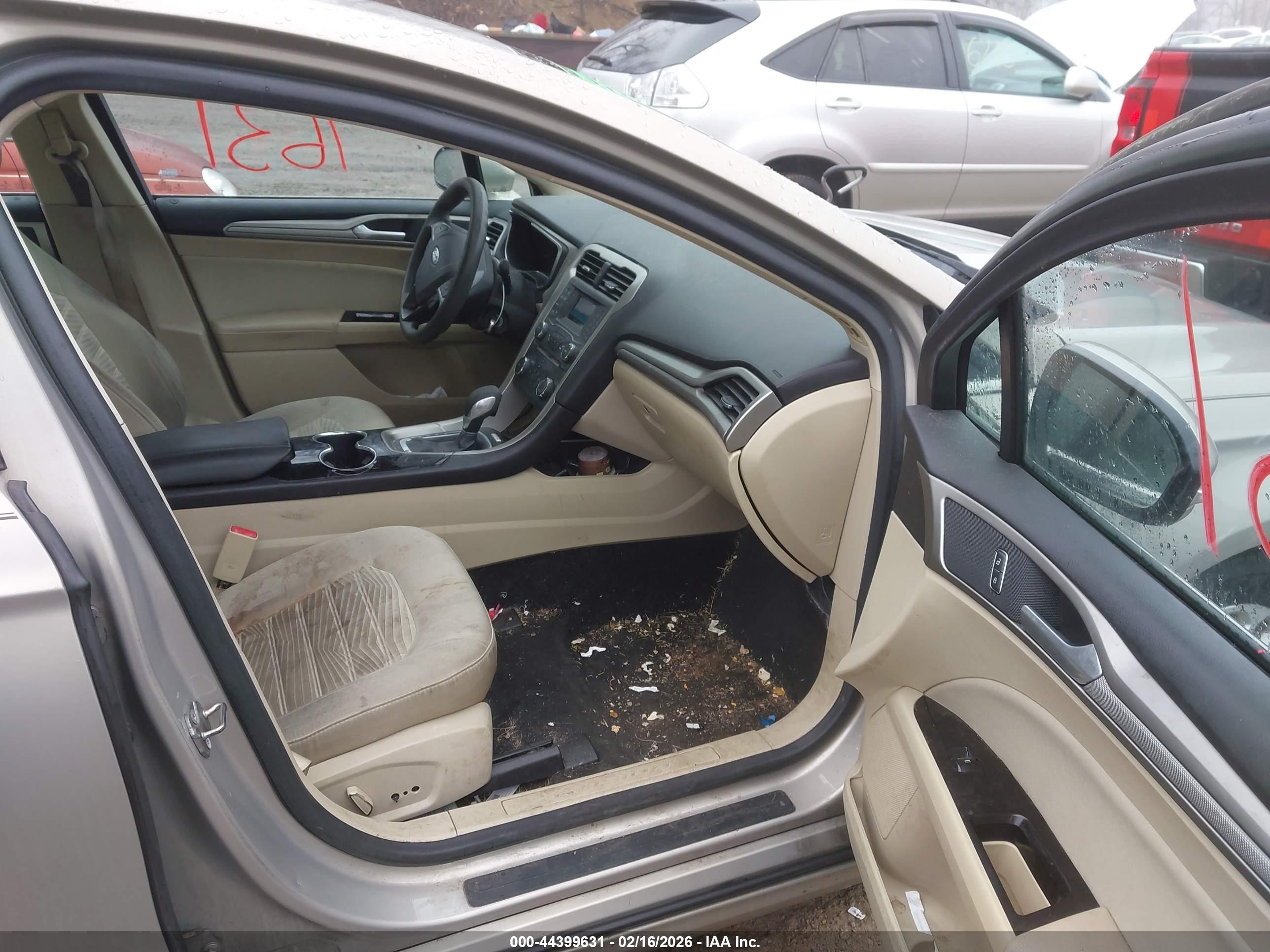 2016 Ford Fusion Se Beige vin: 3FA6P0H75GR199831