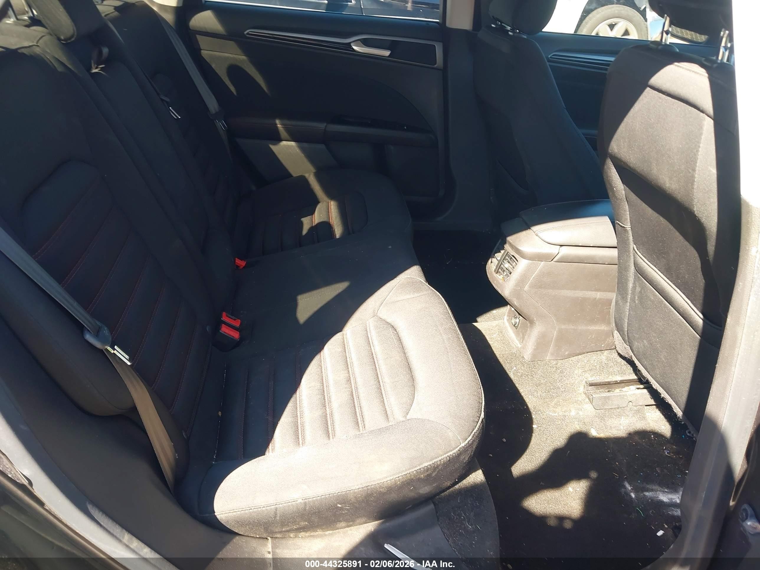 2016 Ford Fusion Se Gray vin: 3FA6P0H75GR351235
