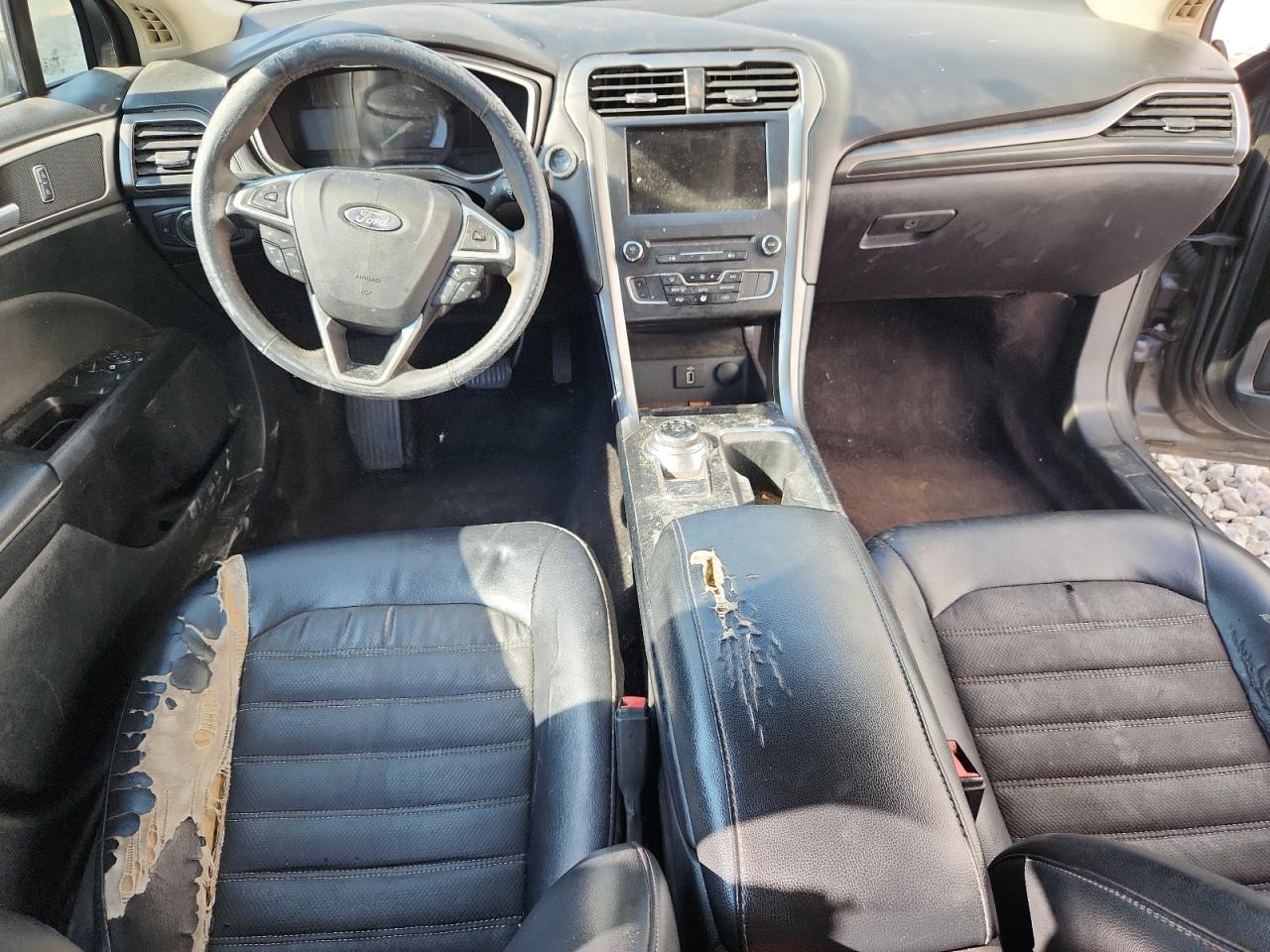 2017 Ford Fusion Se Gray vin: 3FA6P0H75HR227029 Damage: Right Front Seat Cushion, Torn, 7 To 8 Inches