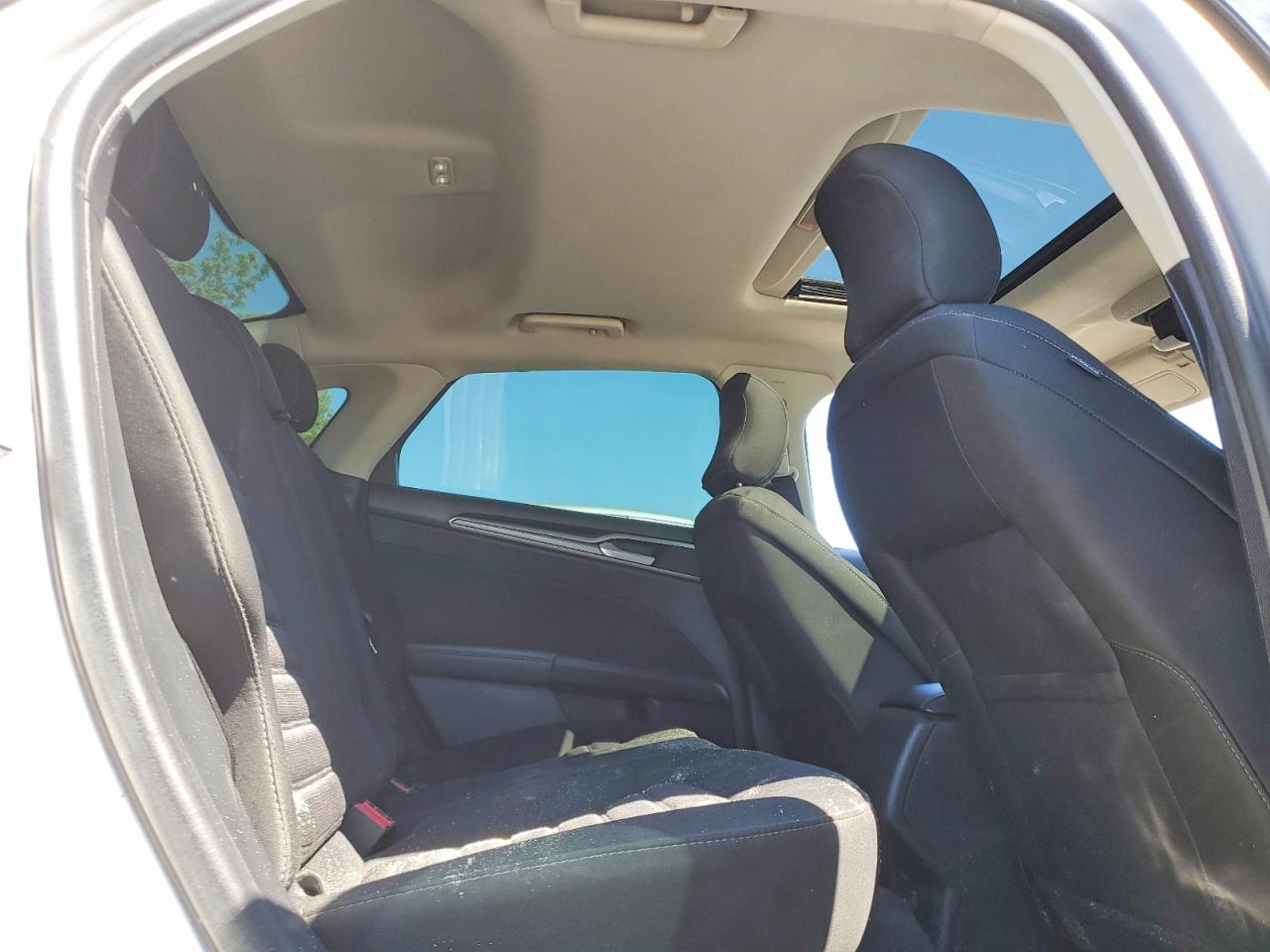 2018 Ford Fusion Se Silver vin: 3FA6P0H75JR112193