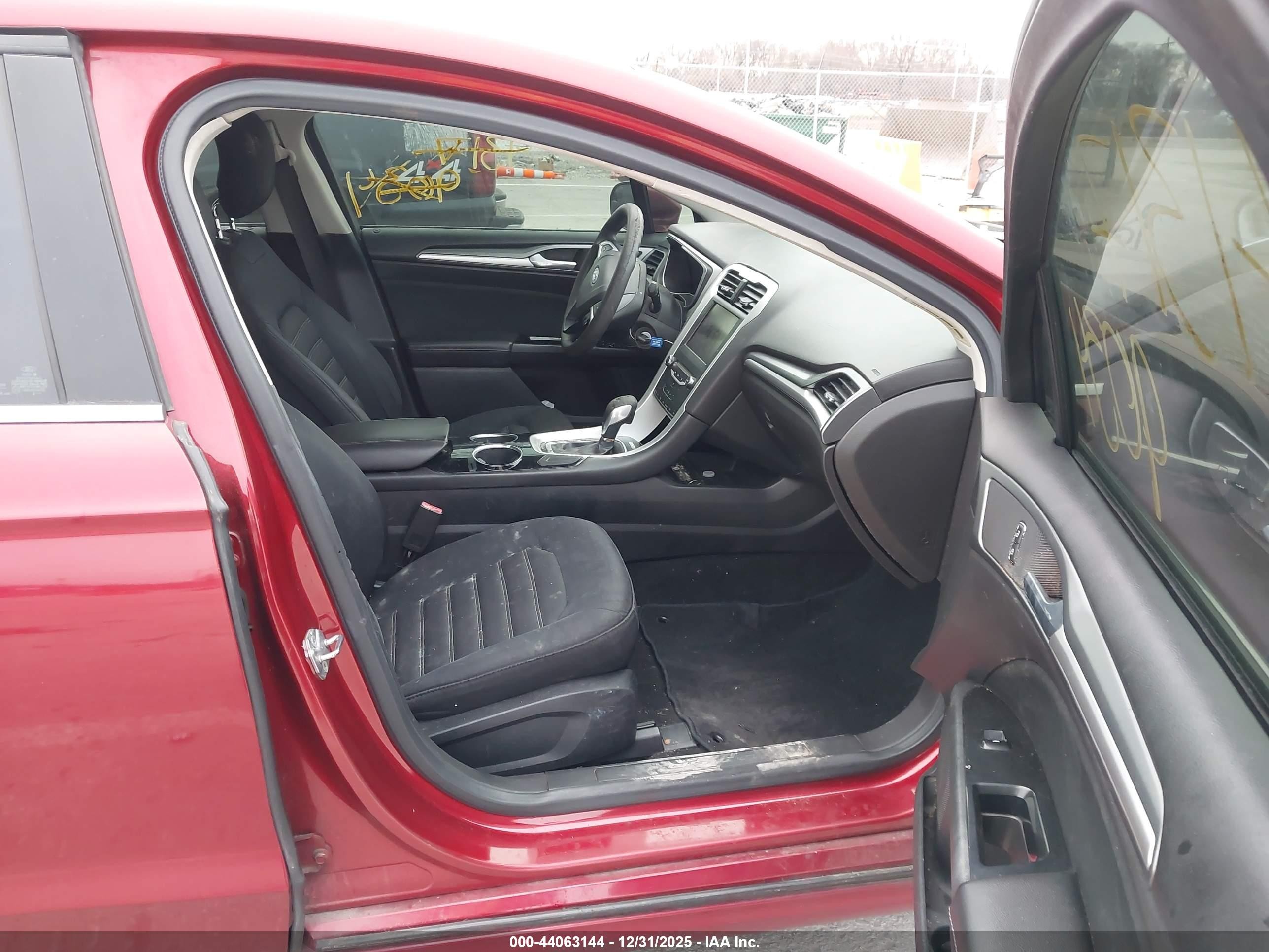 2013 Ford Fusion Se Red vin: 3FA6P0H76DR118928