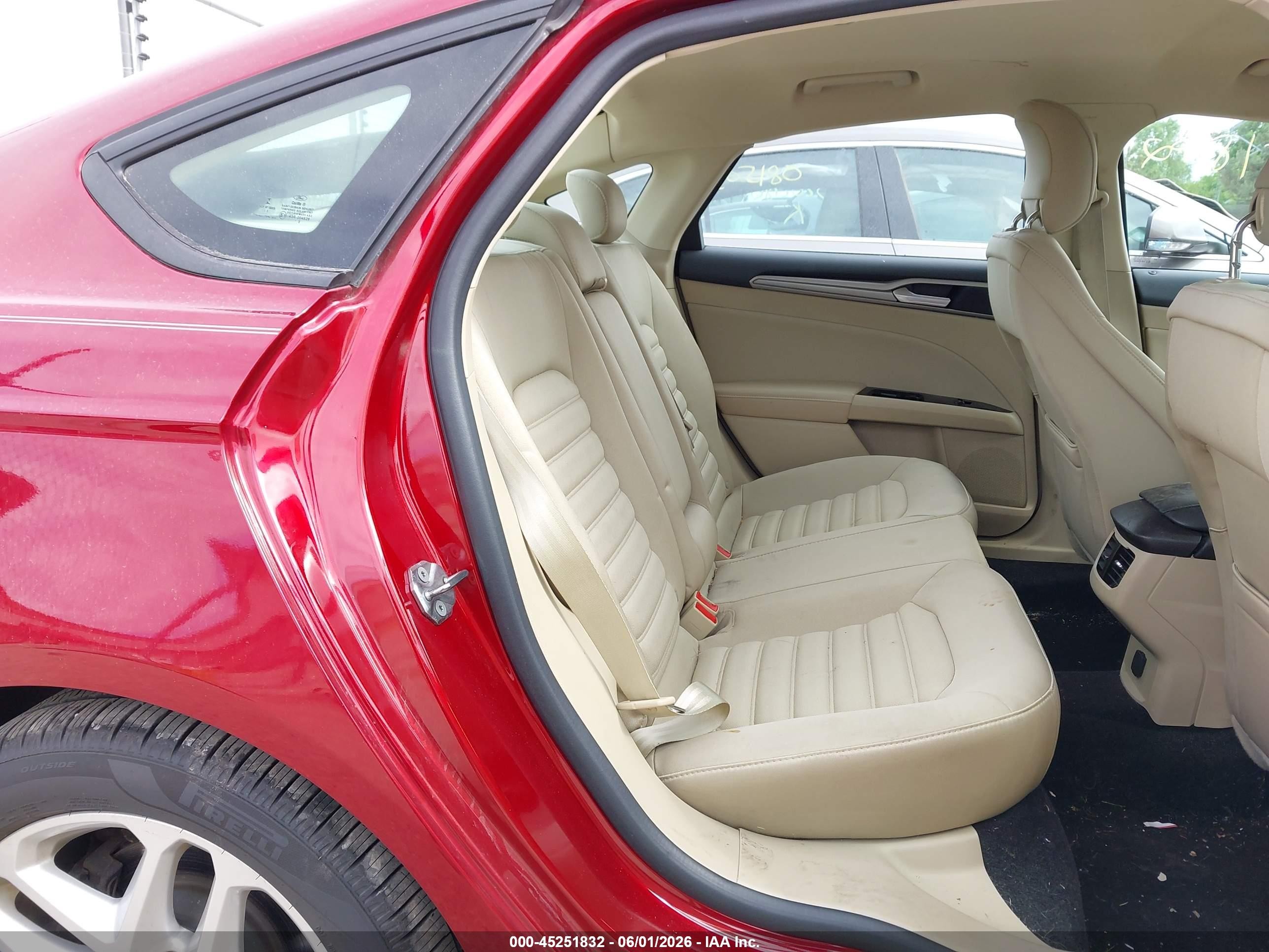 2013 Ford Fusion Se Red vin: 3FA6P0H76DR357749