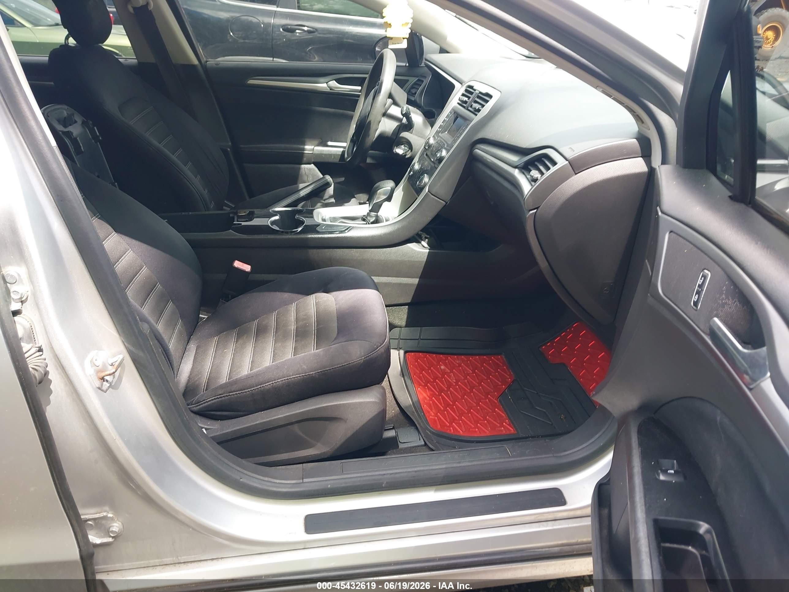 2014 Ford Fusion Se Silver vin: 3FA6P0H76ER165393