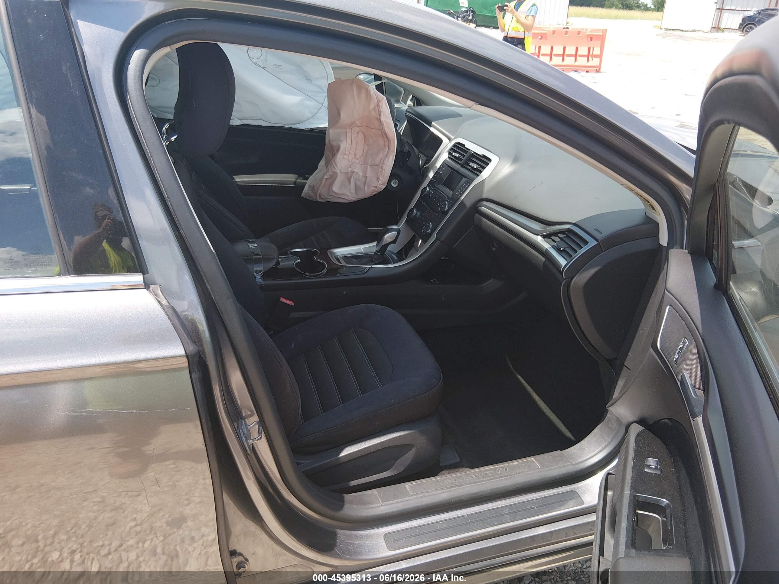2014 Ford Fusion Se Серый vin: 3FA6P0H76ER204399