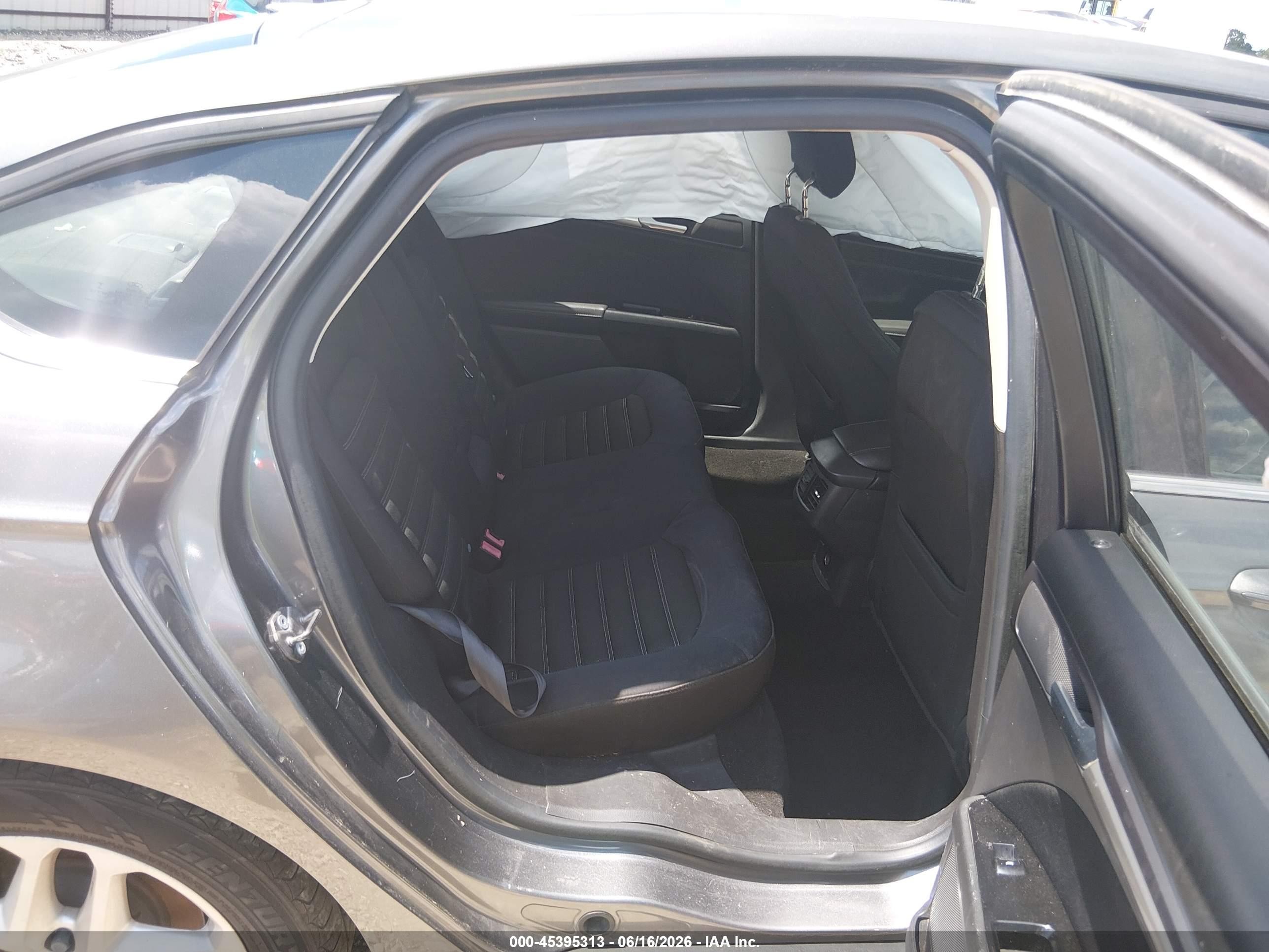 2014 Ford Fusion Se Серый vin: 3FA6P0H76ER204399