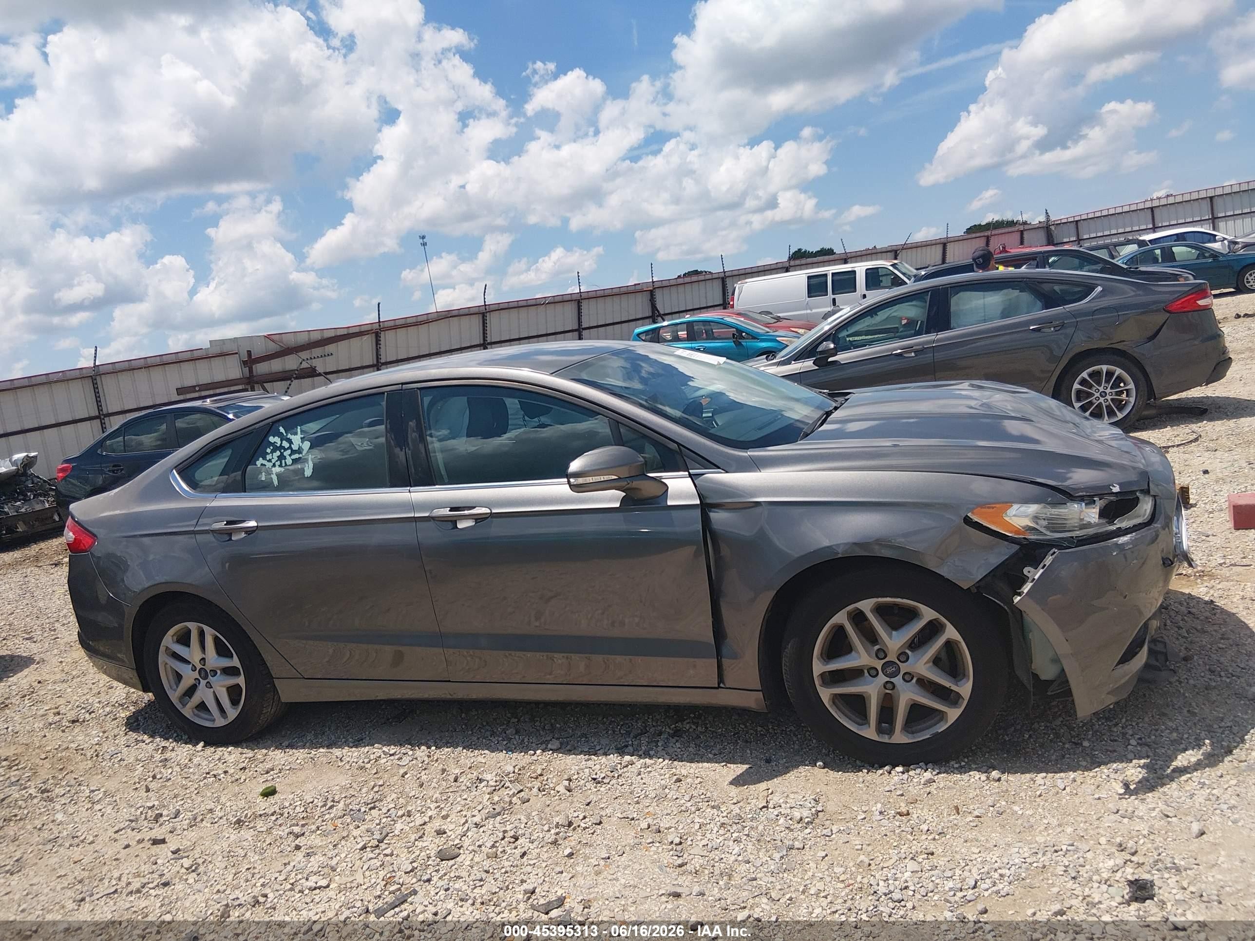 2014 Ford Fusion Se Серый vin: 3FA6P0H76ER204399