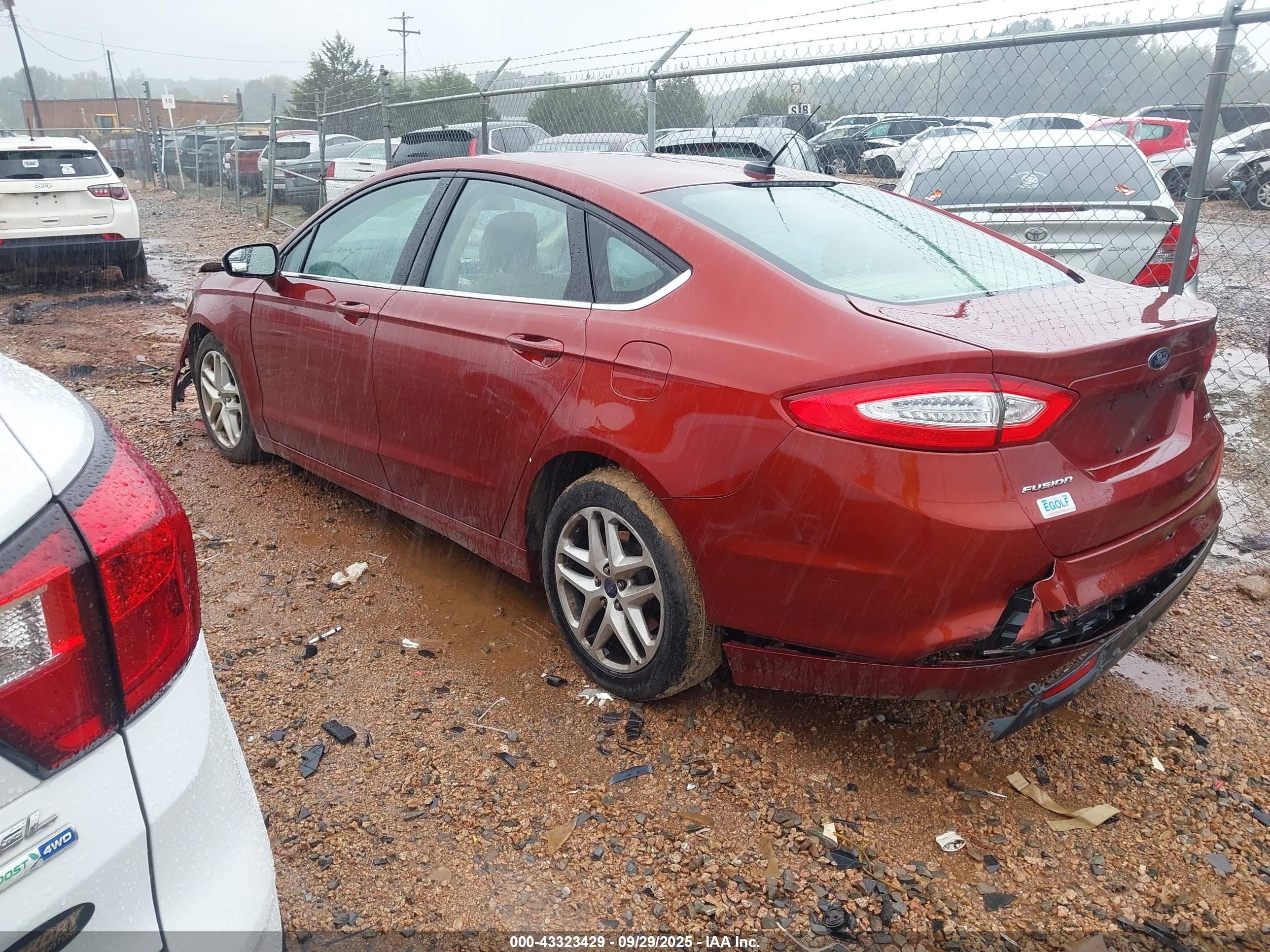 2014 Ford Fusion Se Red vin: 3FA6P0H76ER265137