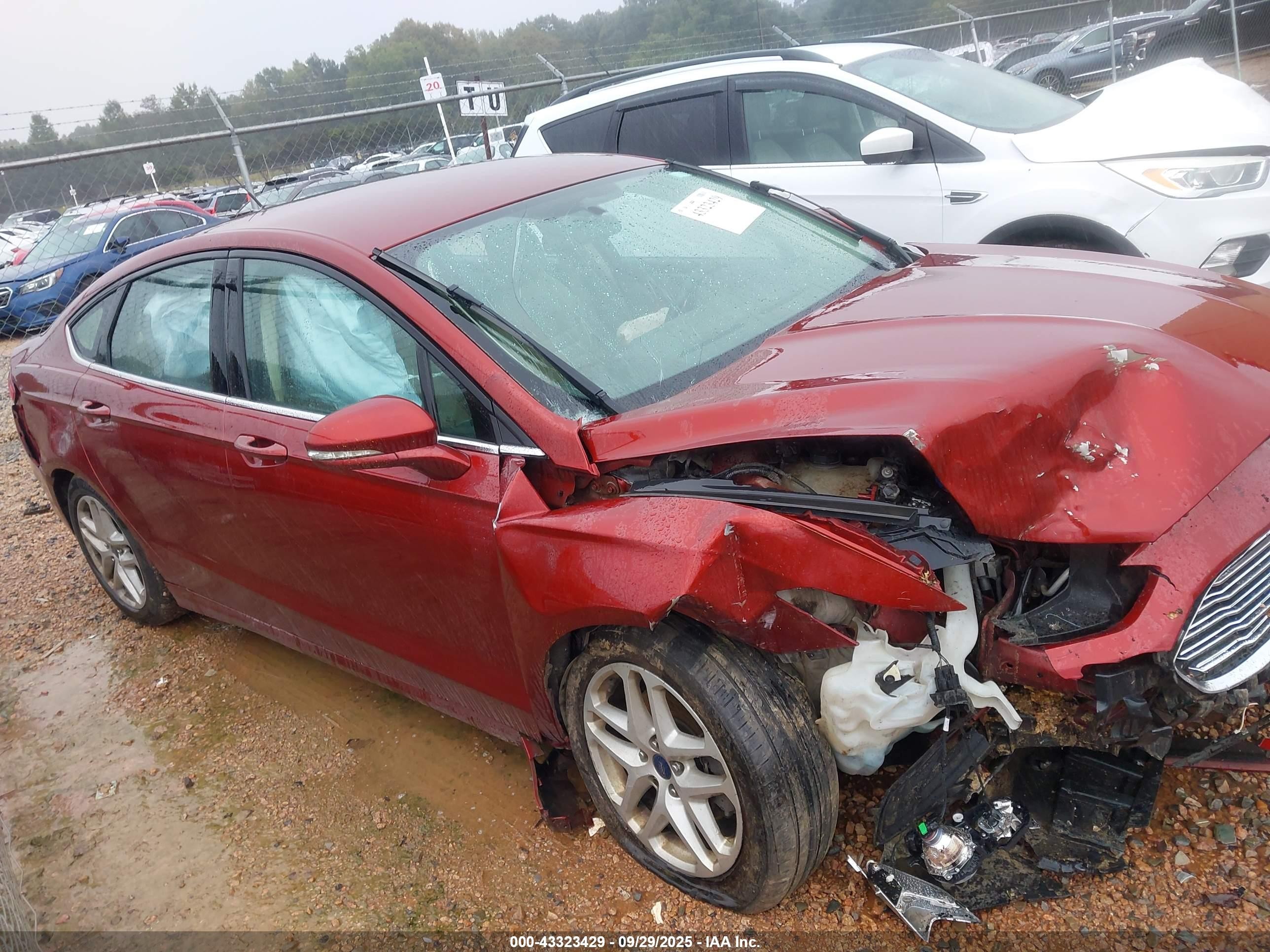 2014 Ford Fusion Se Red vin: 3FA6P0H76ER265137