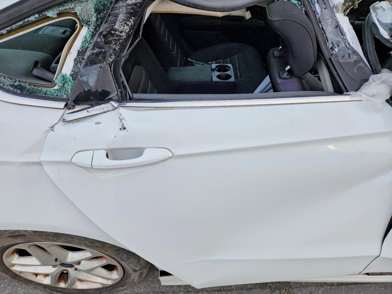 2014 Ford Fusion Se Белый vin: 3FA6P0H76ER335803