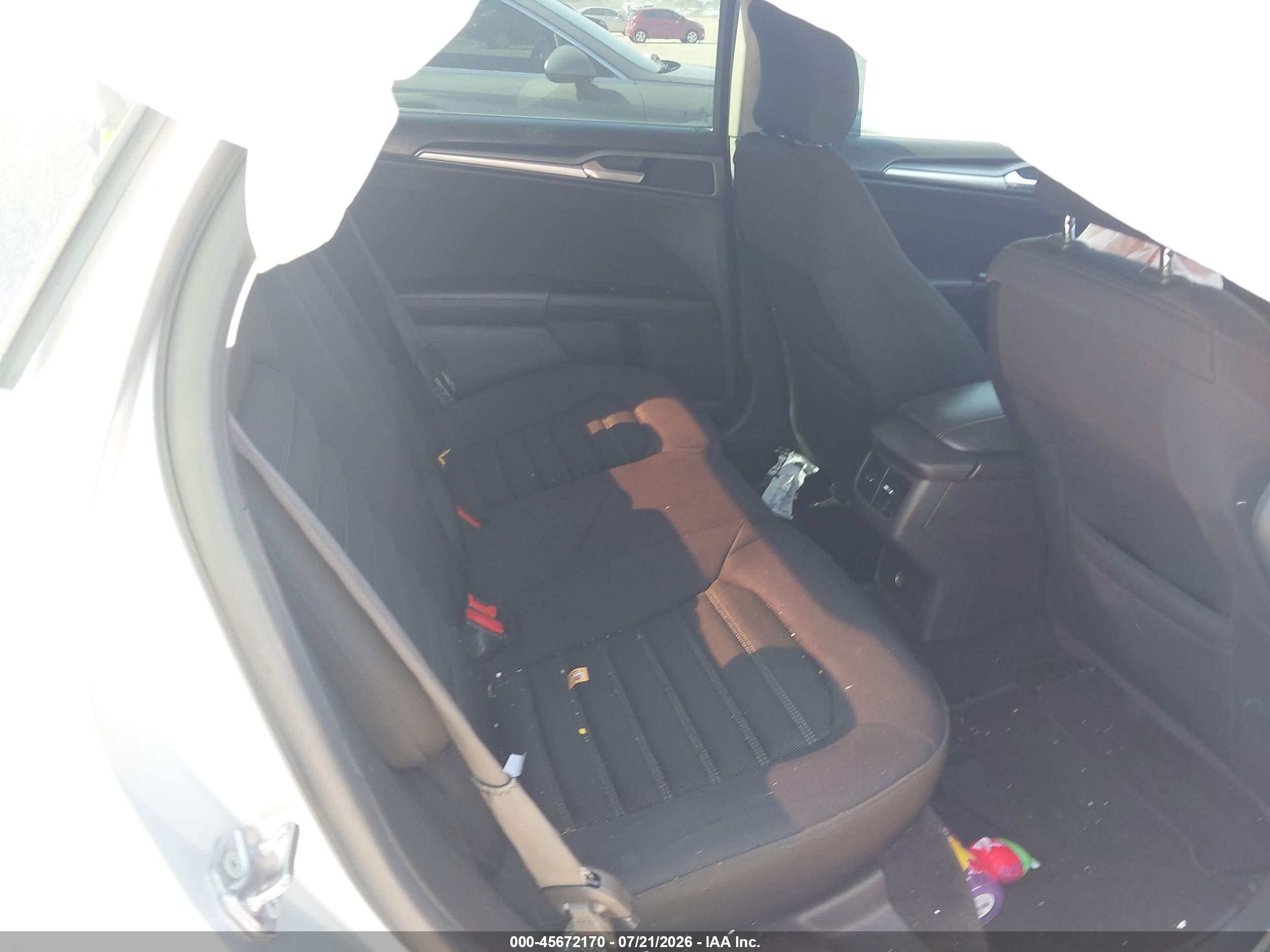 2015 Ford Fusion Se Серебряный vin: 3FA6P0H76FR278732