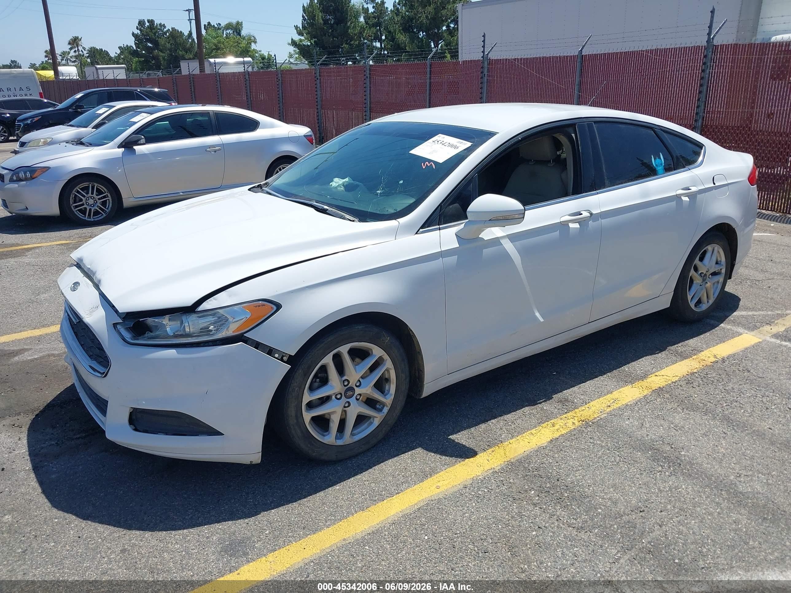 2016 Ford Fusion Se Белый vin: 3FA6P0H76GR328952