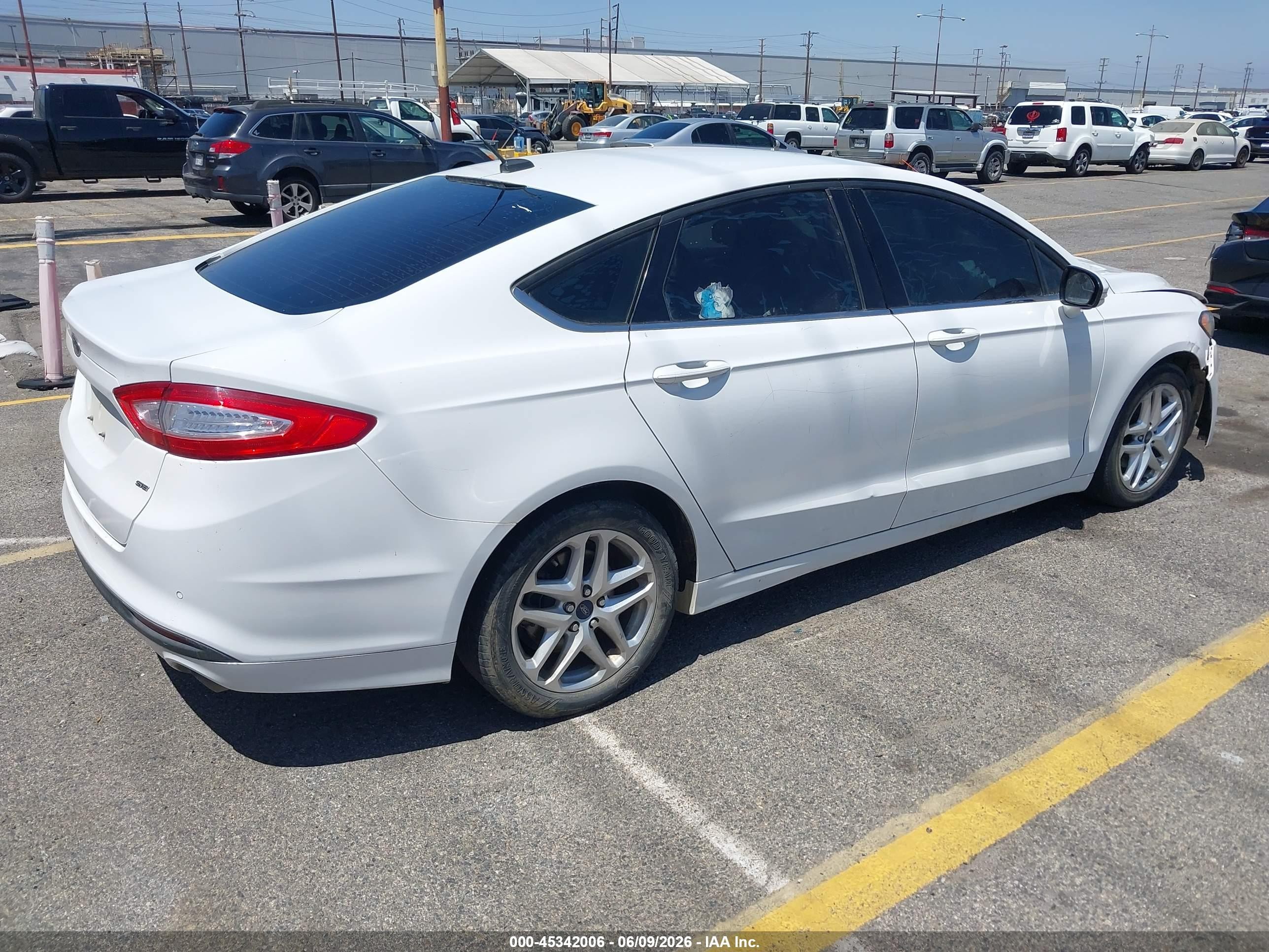 2016 Ford Fusion Se Белый vin: 3FA6P0H76GR328952
