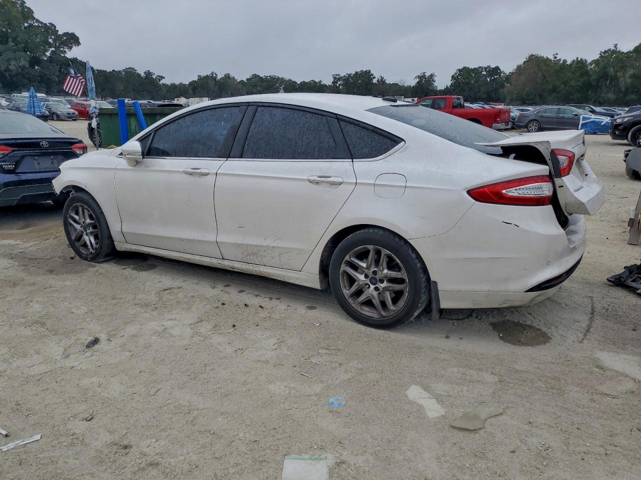 2015 Ford Fusion Se Белый vin: 3FA6P0H77FR123879
