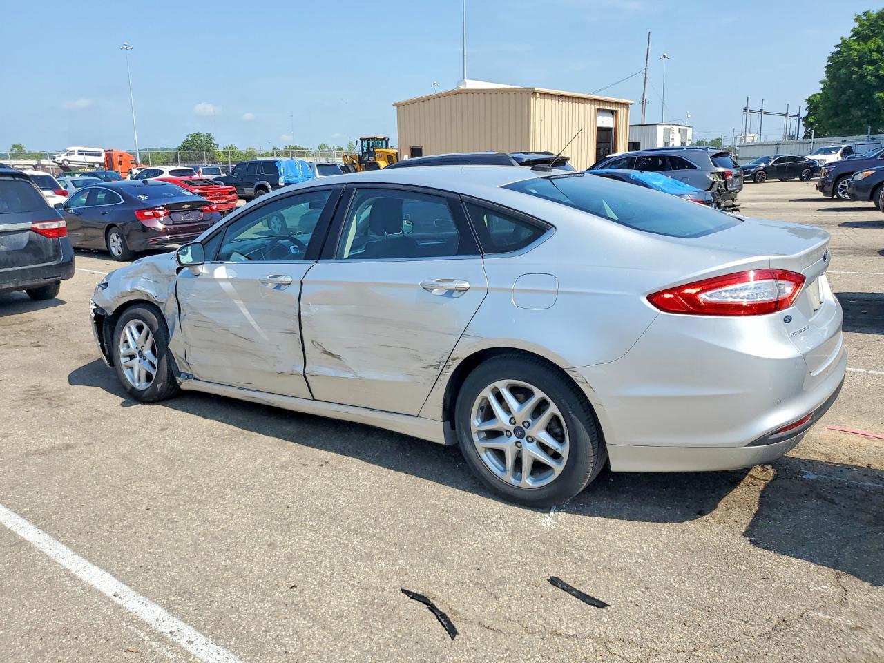 2015 Ford Fusion Se Серебряный vin: 3FA6P0H77FR125695